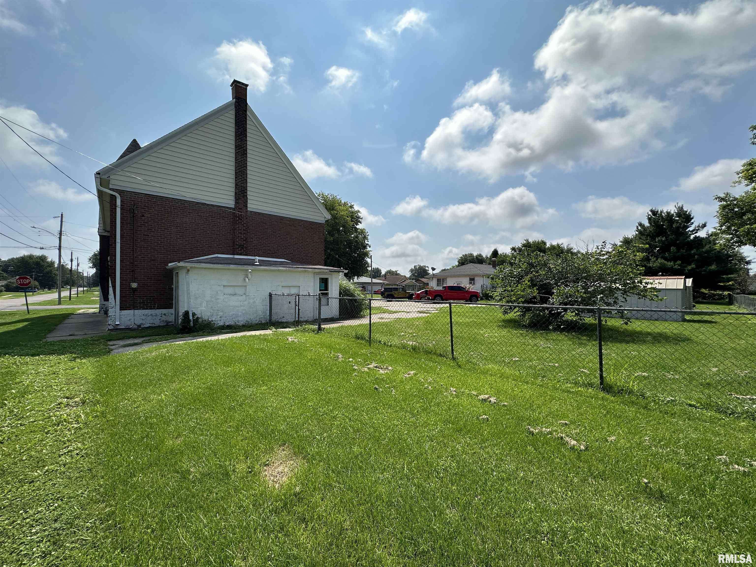 Galesburg, IL 61401,600 Holton ST