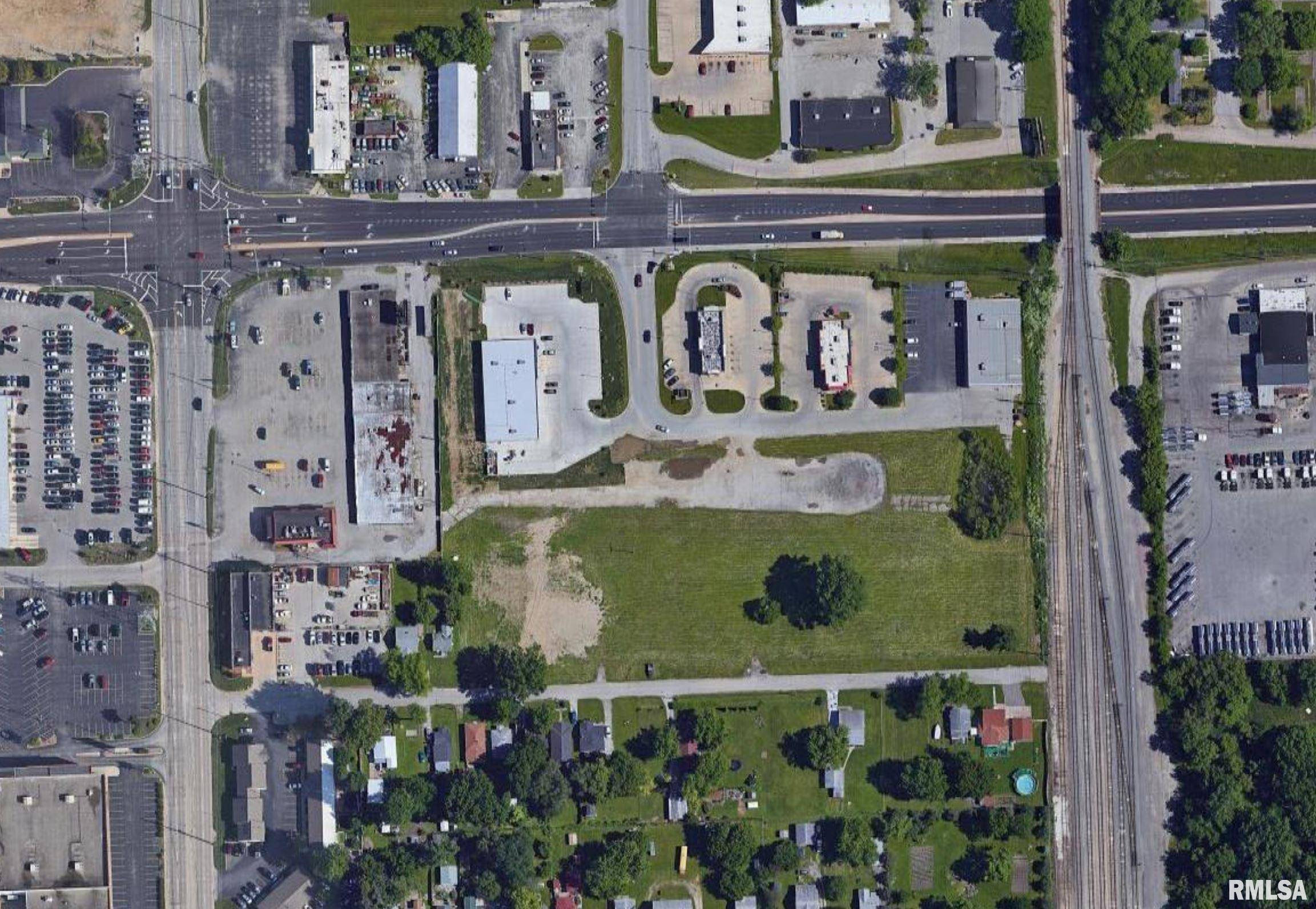 Decatur, IL 62526,655 E PERSHING RD