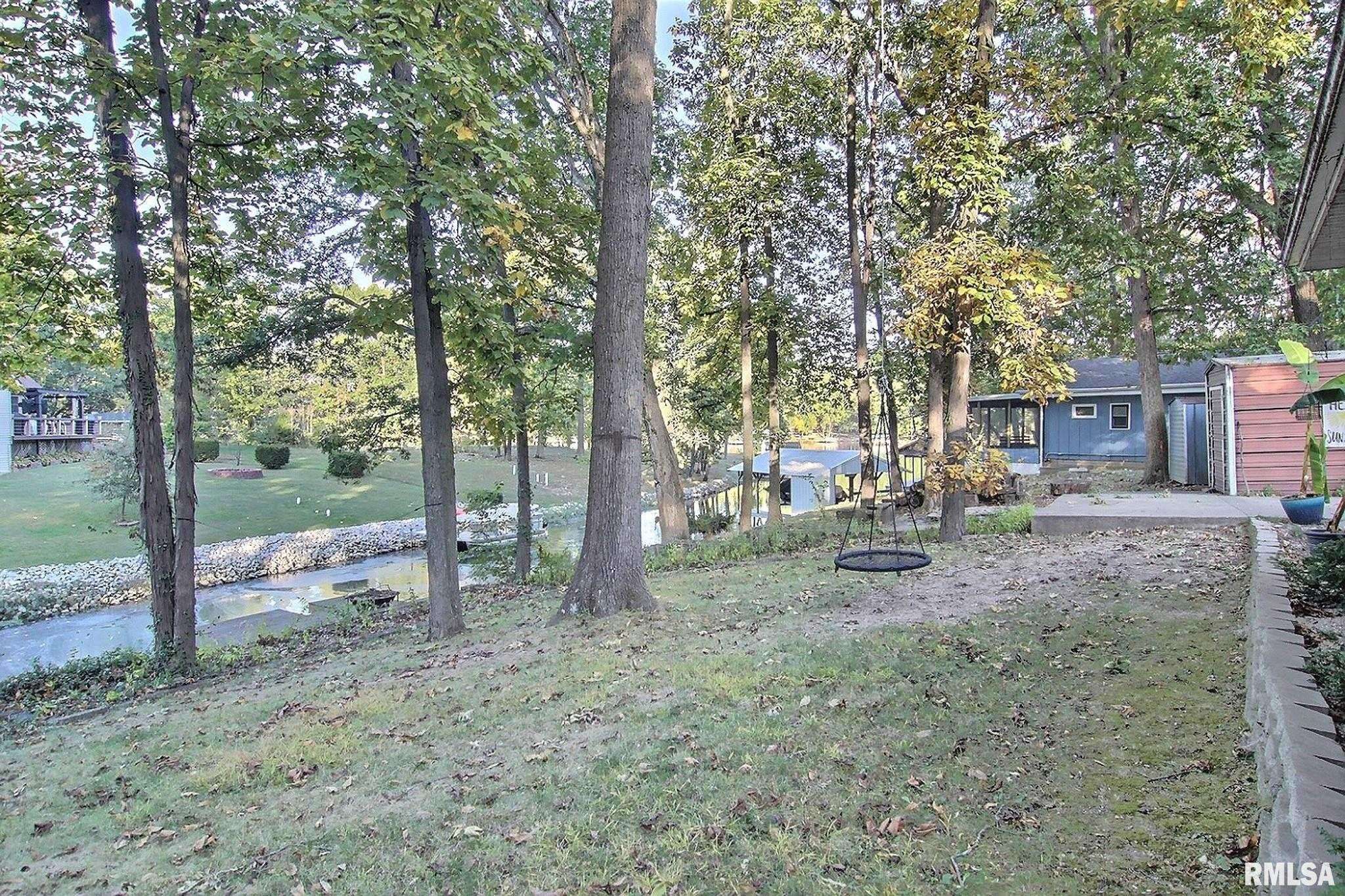 Girard, IL 62640,15932 SPRUCE LN