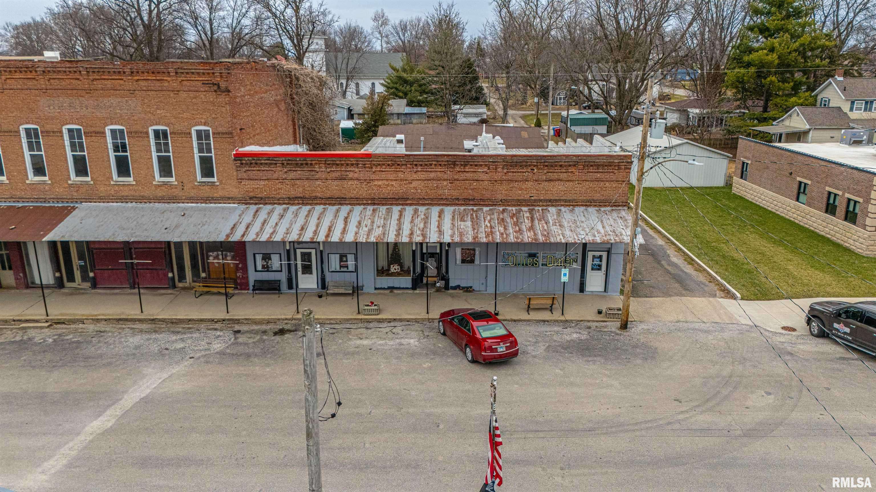 New Holland, IL 62671,103 W LINCOLN ST