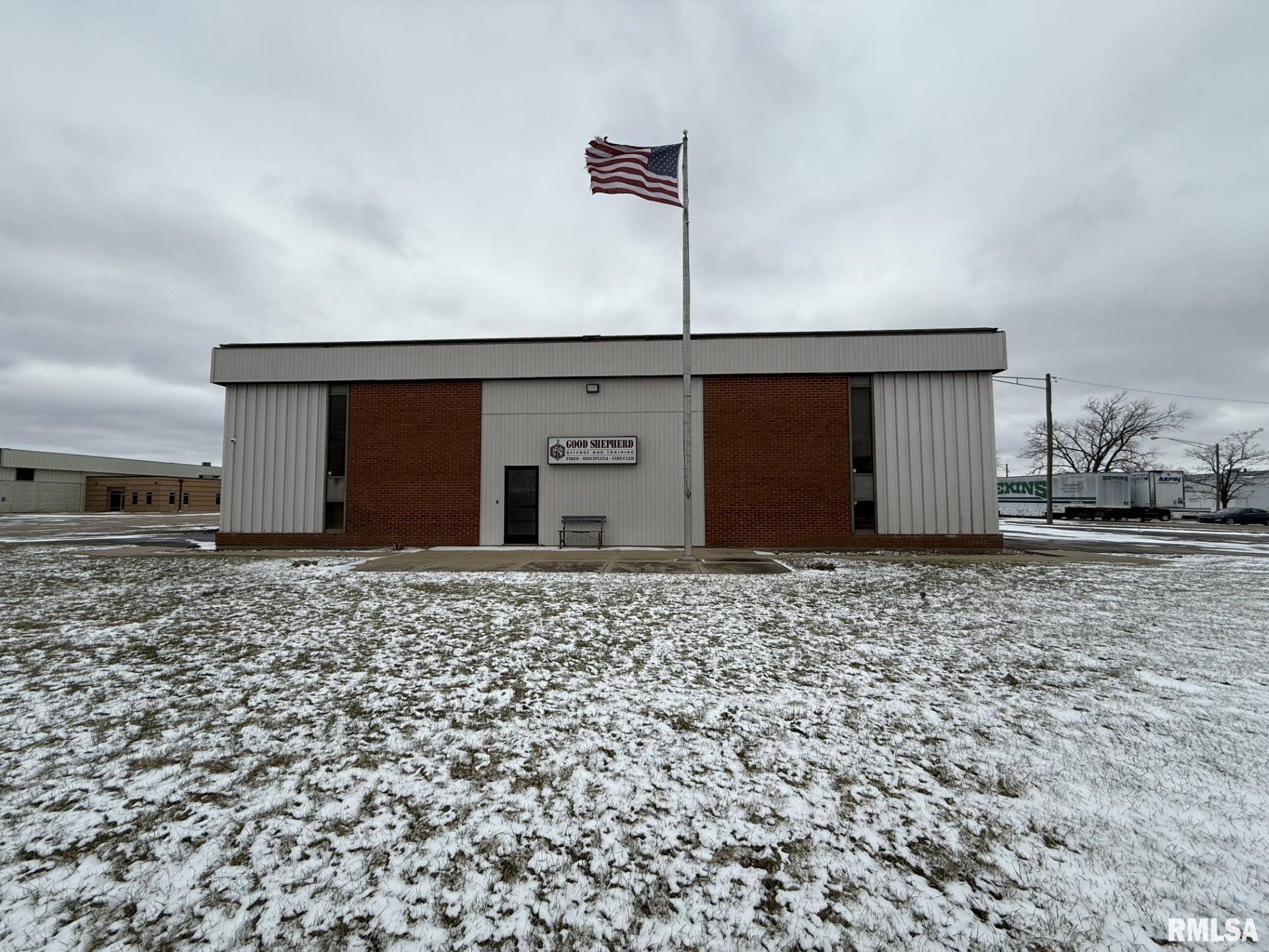 Peoria, IL 61615,8919 N UNIVERSITY ST