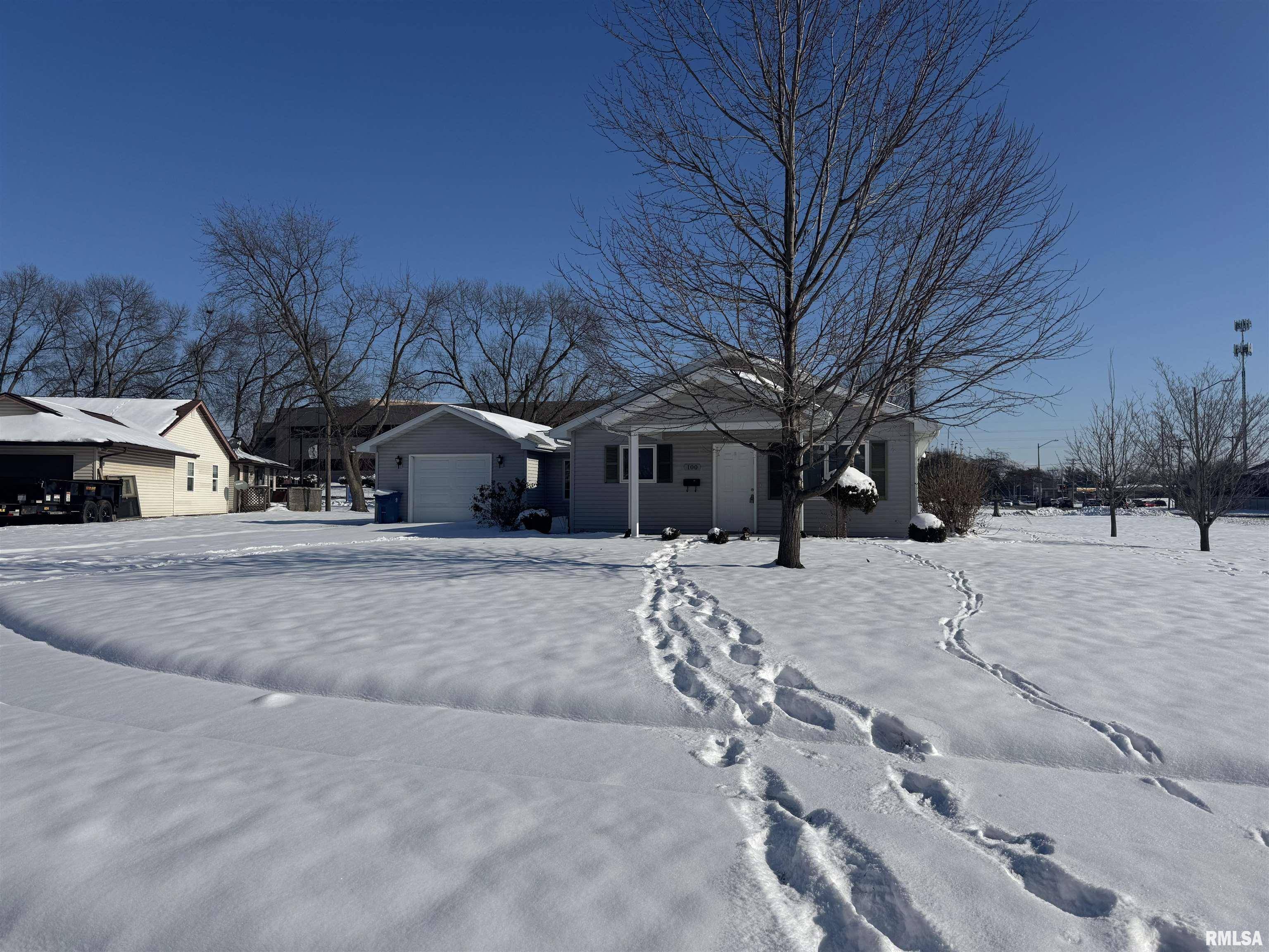 Springfield, IL 62702,100 Lakebrook CT