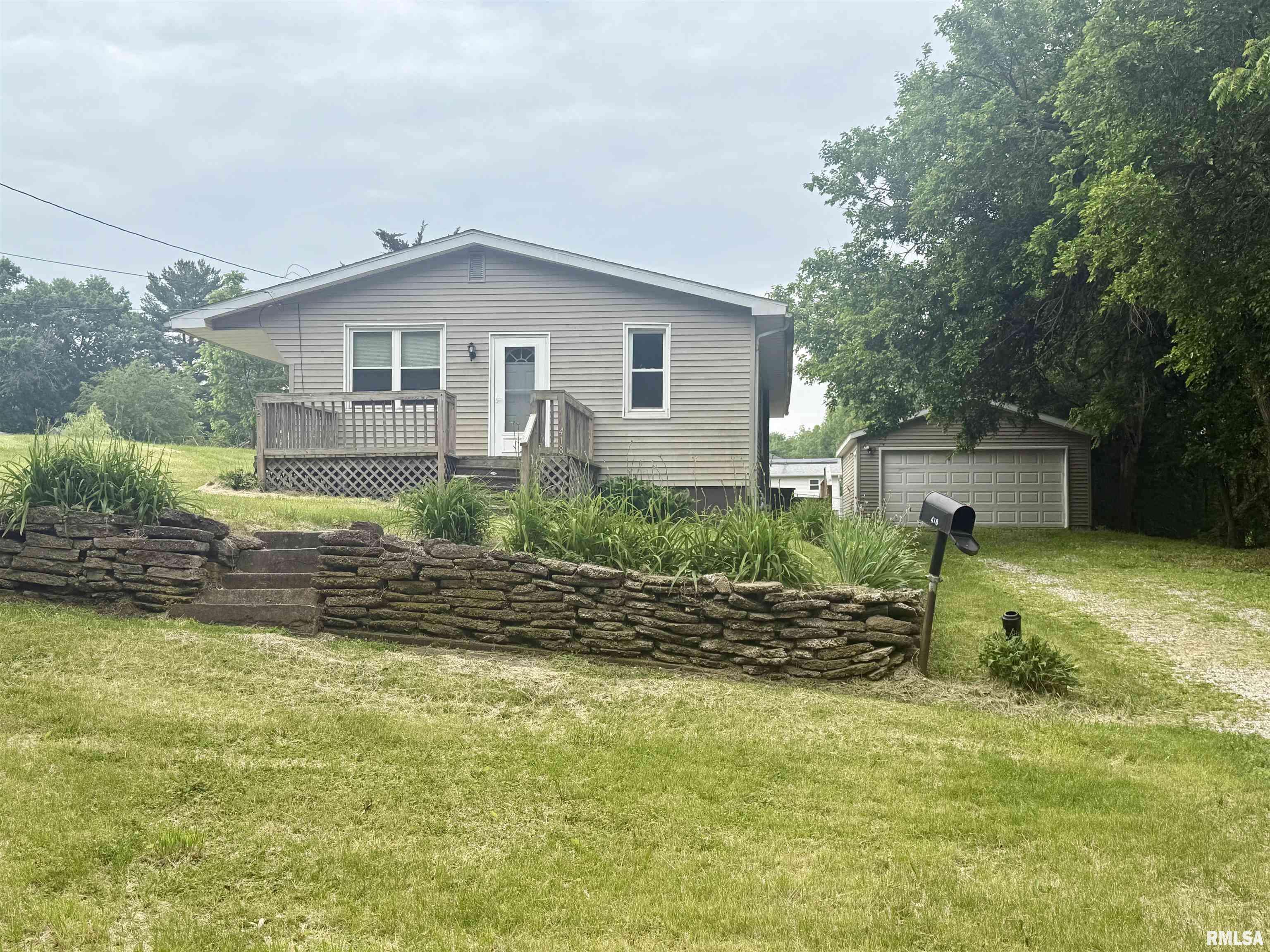 Knoxville, IL 61448,418 W MAIN ST