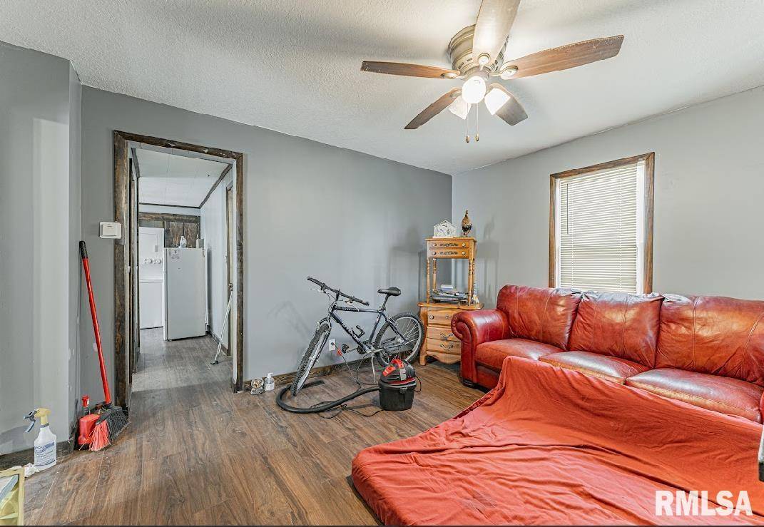 Lincoln, IL 62656,1405 PEKIN ST