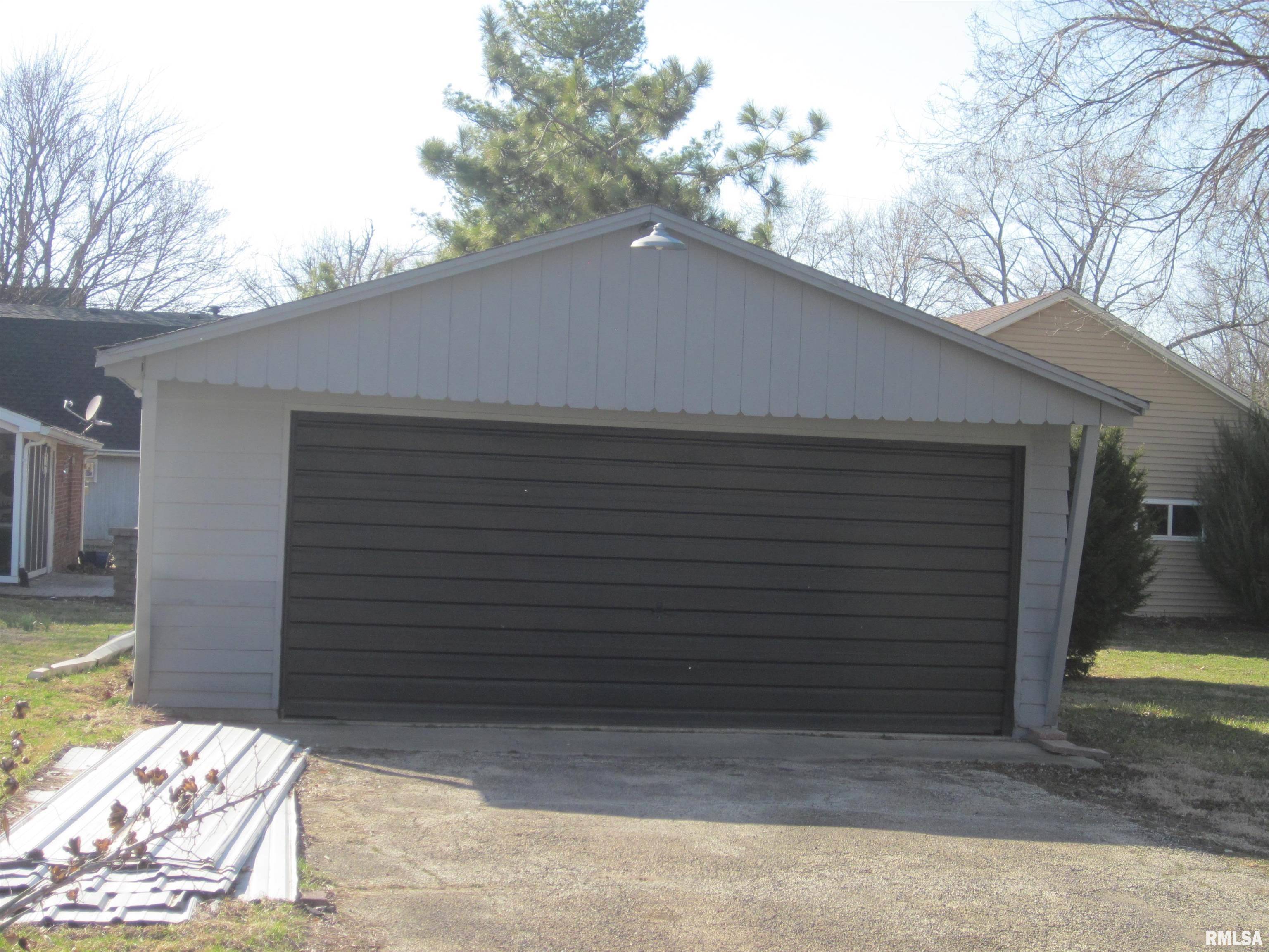Mason City, IL 62664-0000,200 N LOGAN ST