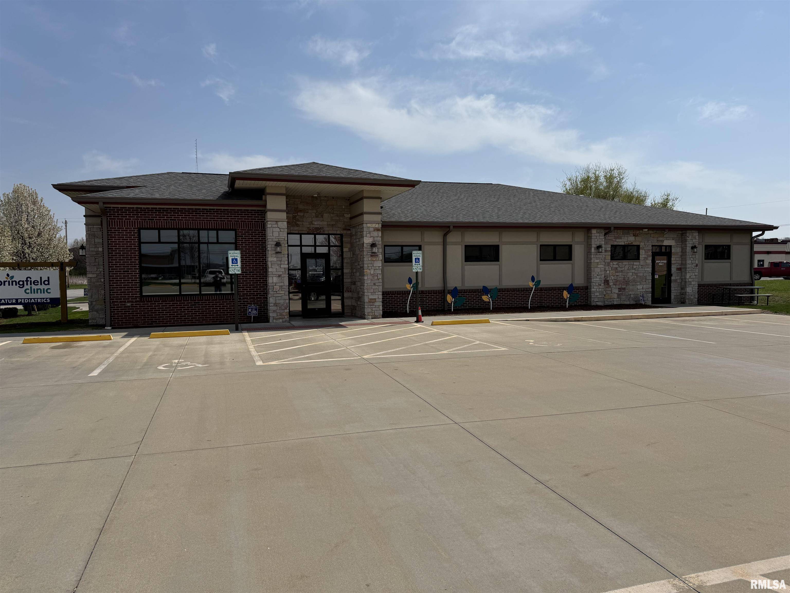 Decatur, IL 62526,637 E Snyder DR