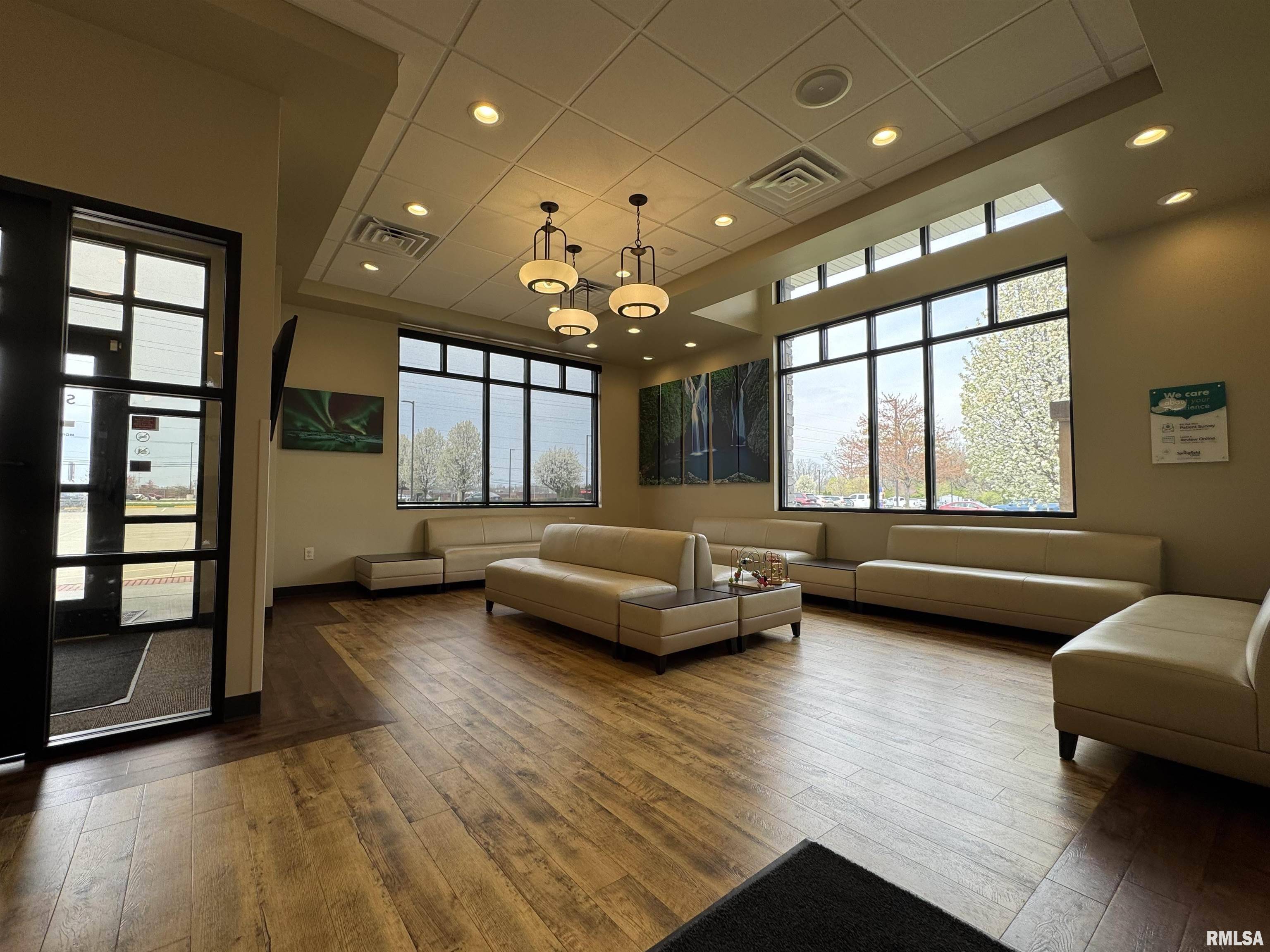 Decatur, IL 62526,637 E Snyder DR