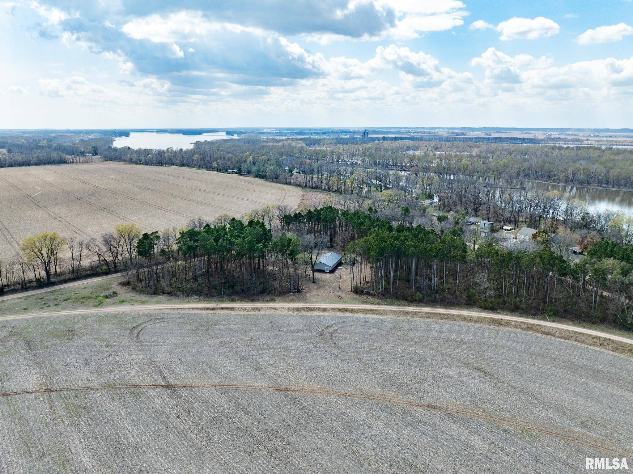 Oquawka, IL 61469,1317 2400 N RD