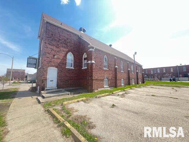 Galesburg, IL 61401-4305,360 E FERRIS ST
