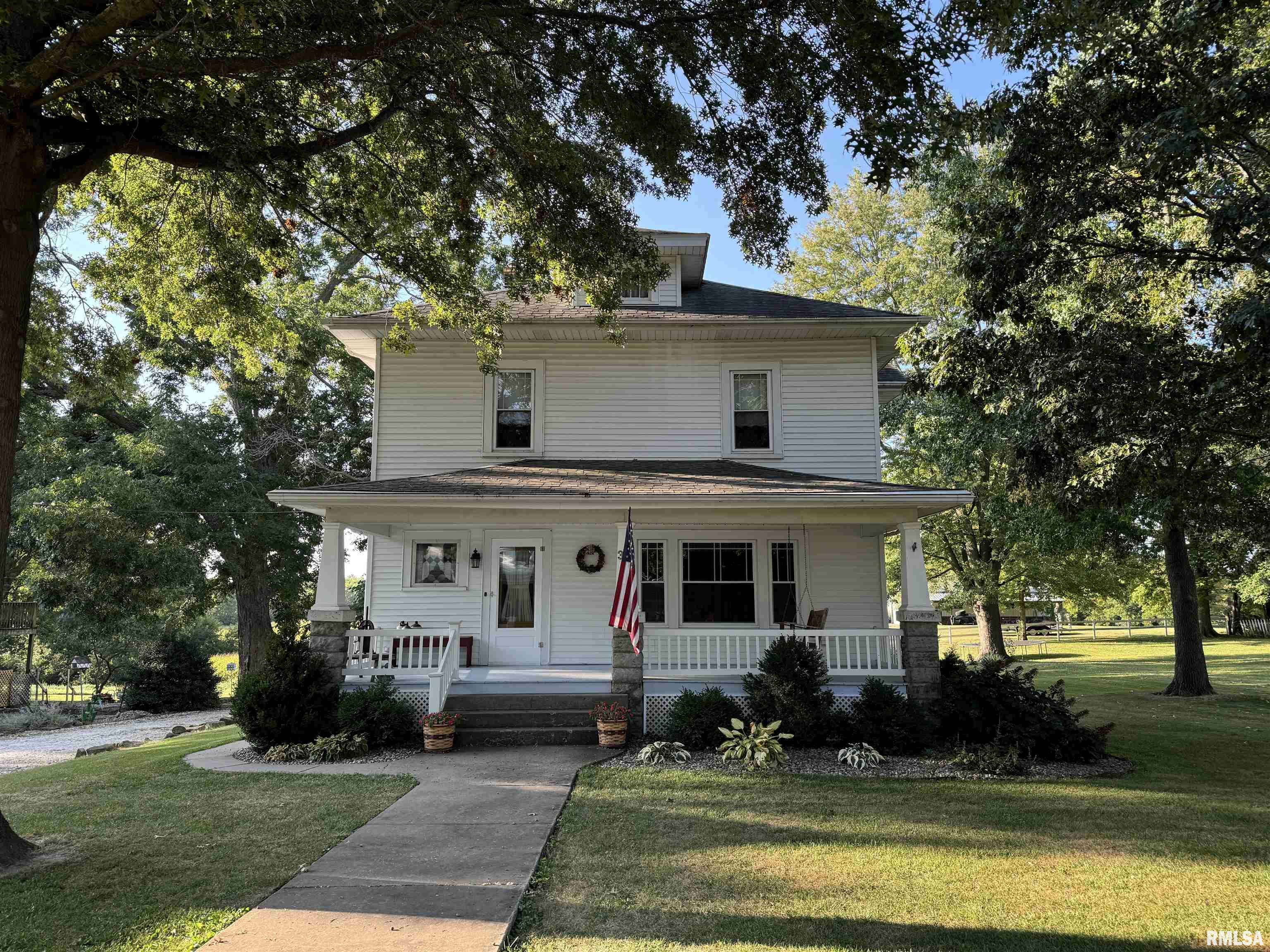 Avon, IL 61415,323 E CORTLAND ST