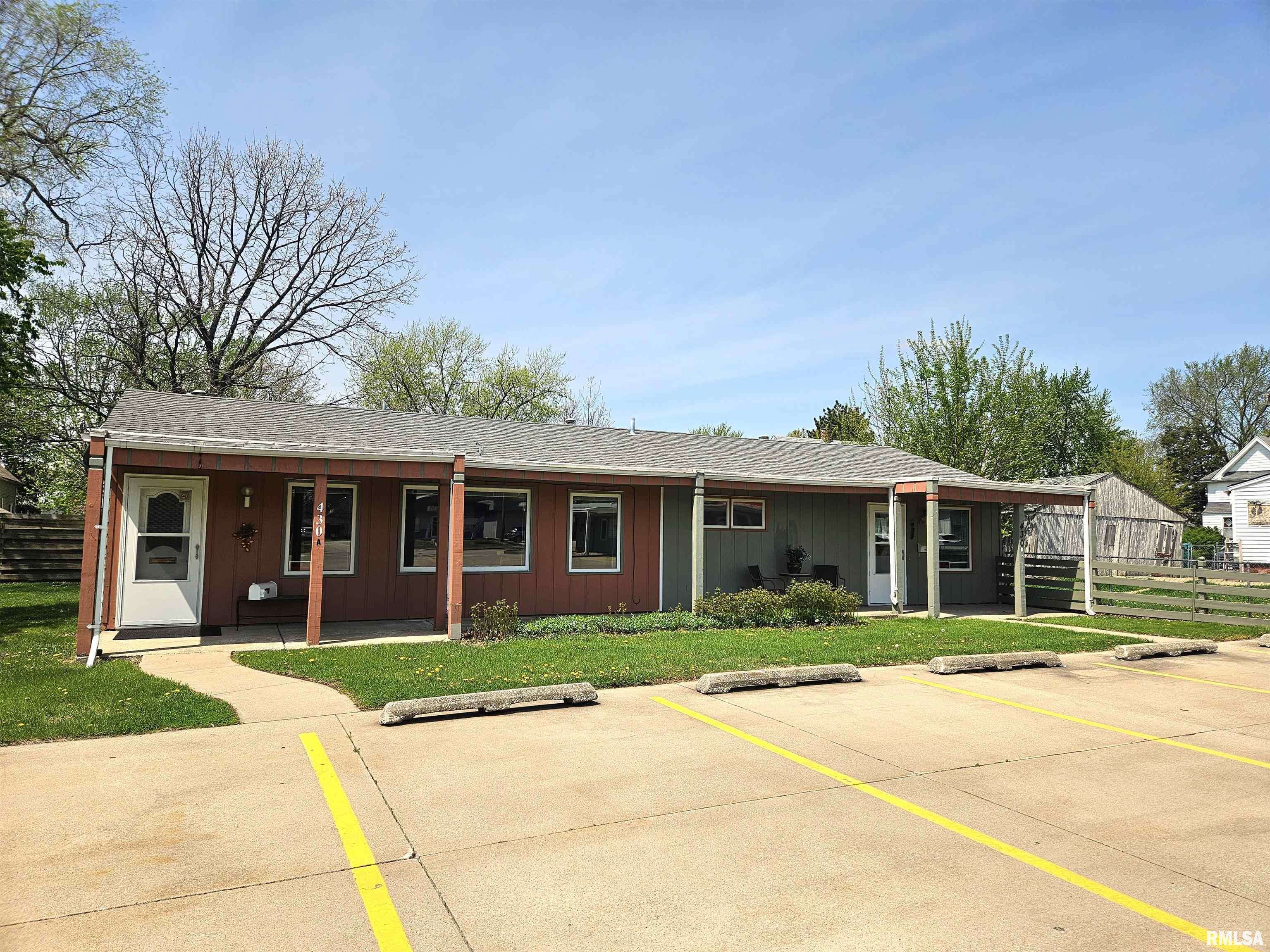 Galesburg, IL 61401,430 N HENDERSON ST