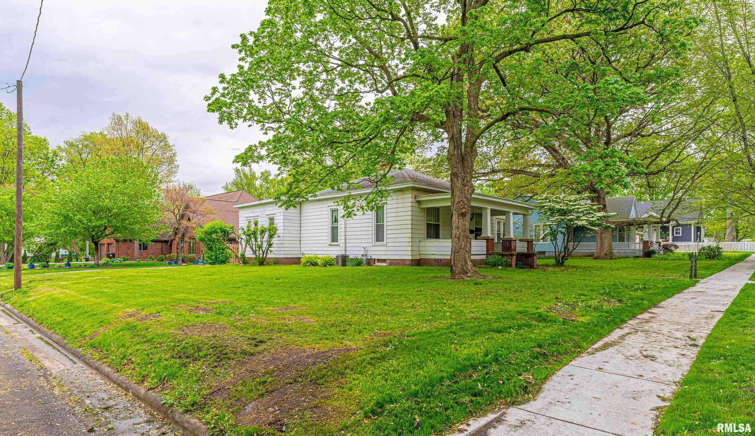 Lincoln, IL 62656,228 10TH ST