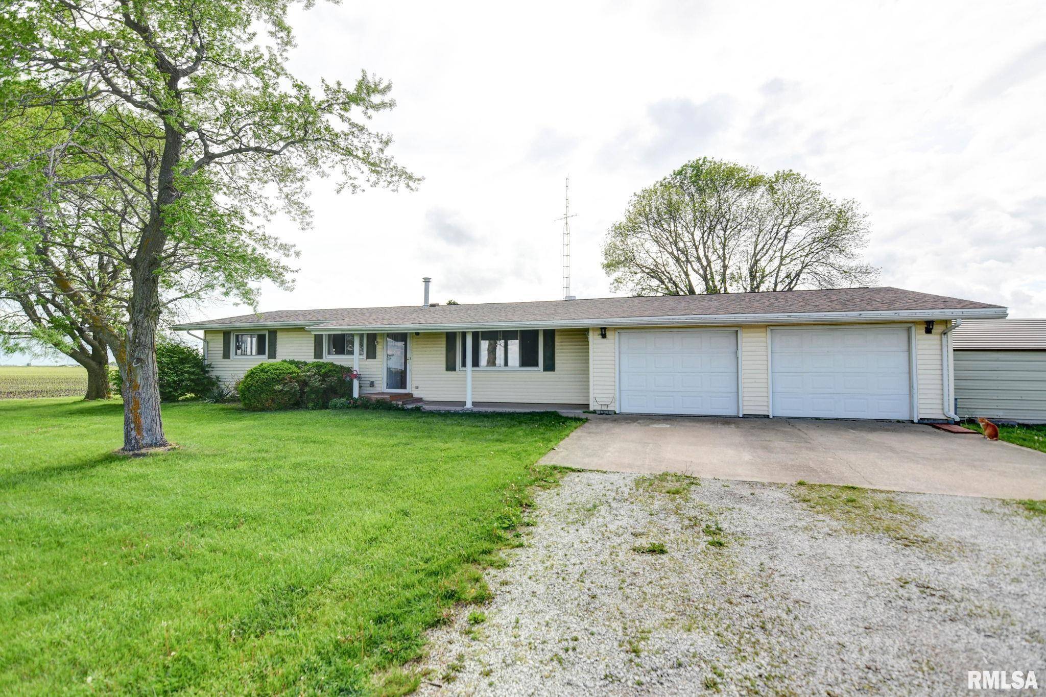 Stonington, IL 62568,2247 N 1900 E RD