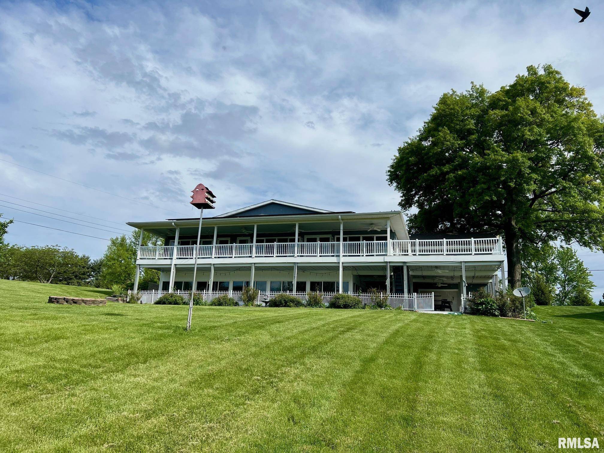 Petersburg, IL 62675,121 NORTH SHORE DR
