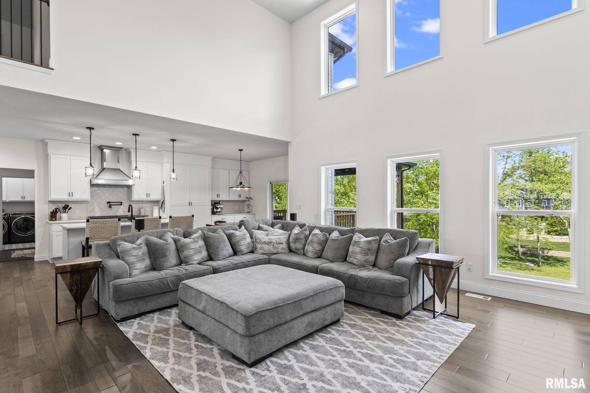 Chatham, IL 62629,1915 Parthenon CT