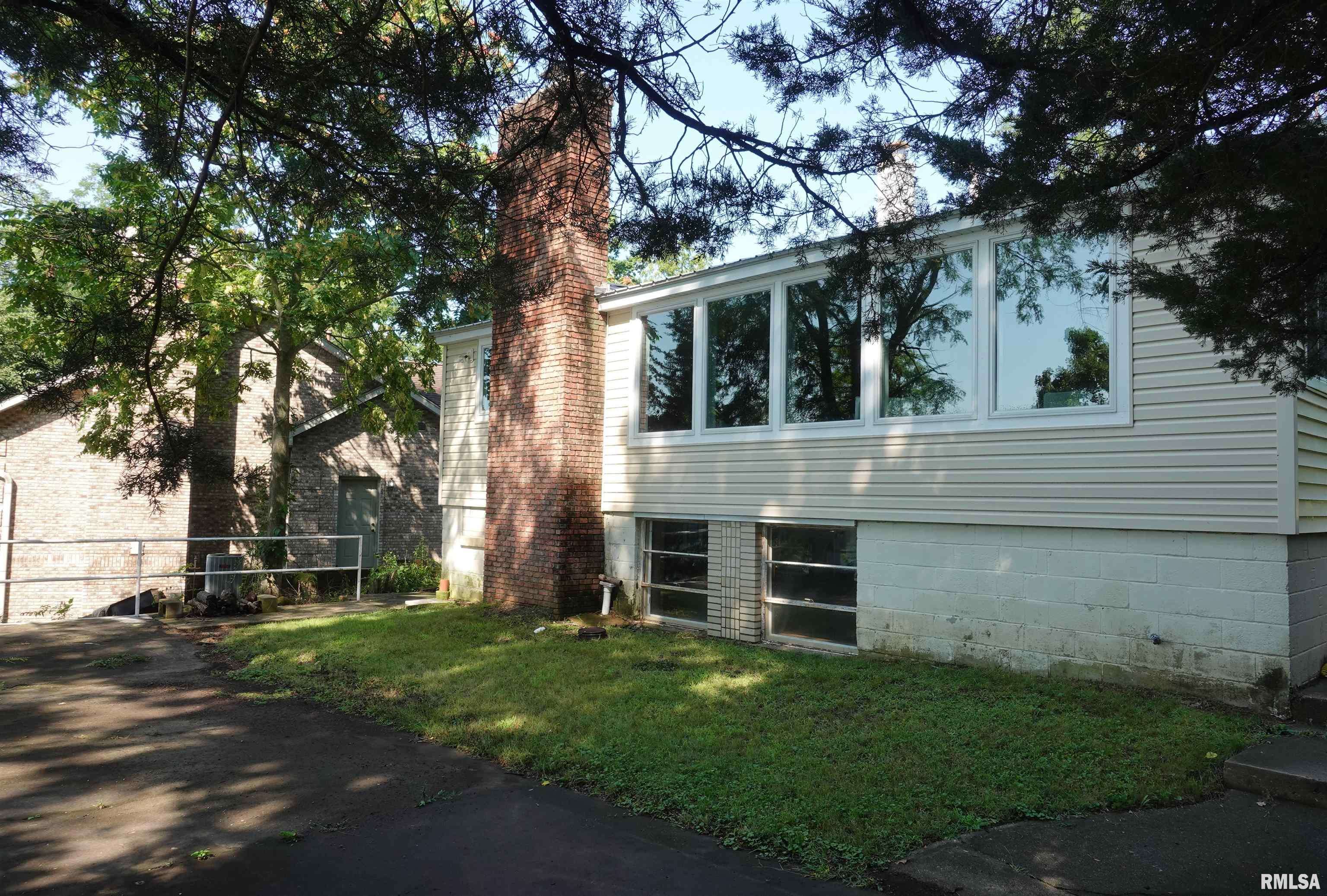 Galesburg, IL 61401,1009 Sunny Knoll DR
