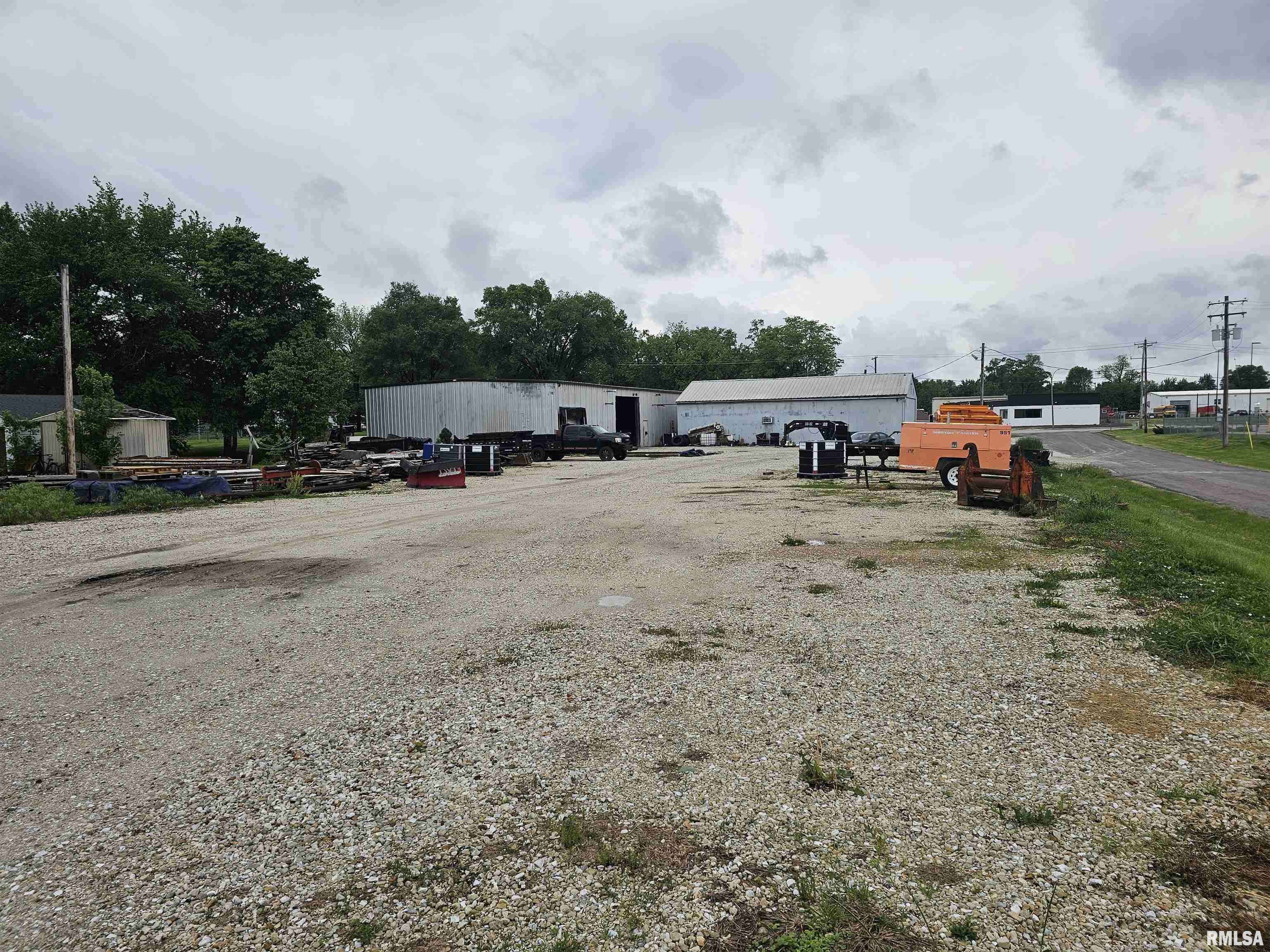 Galesburg, IL 61401,945 MONMOUTH BLVD