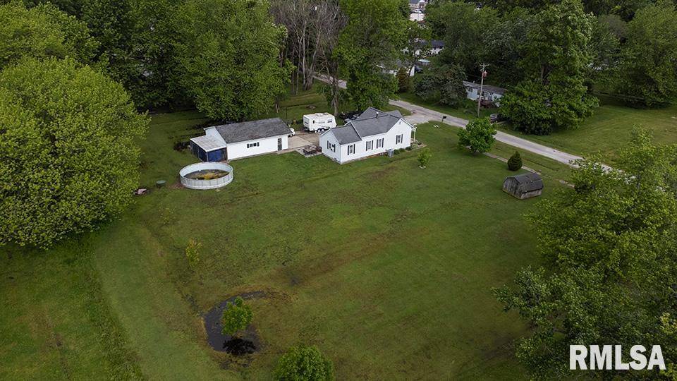Kinmundy, IL 62854,607 E 3RD ST