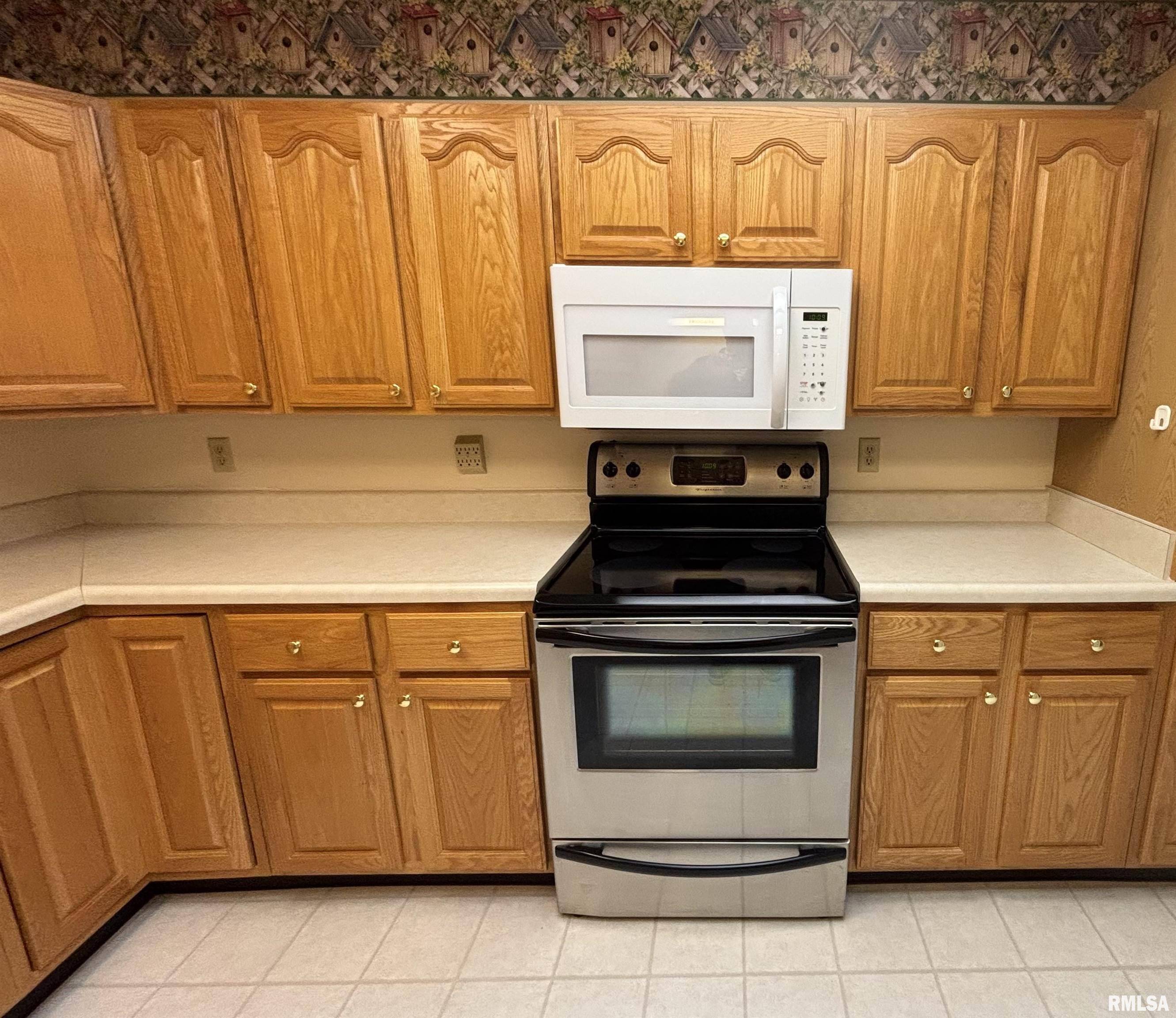Galesburg, IL 61401,617 CYPRESS LN