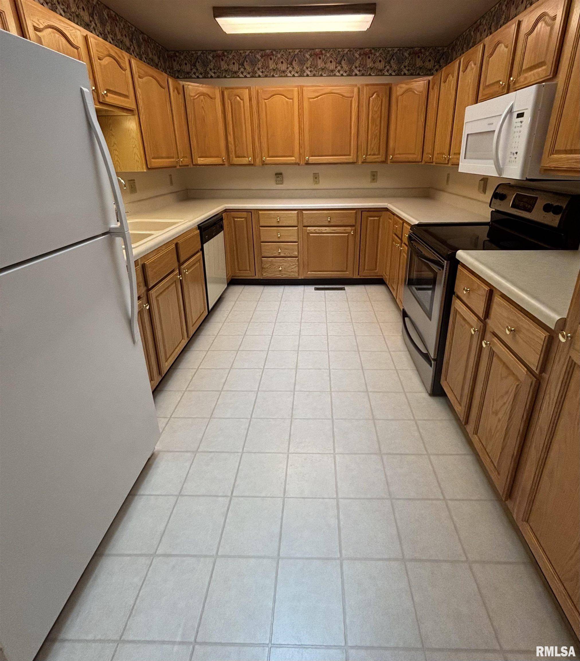 Galesburg, IL 61401,617 CYPRESS LN