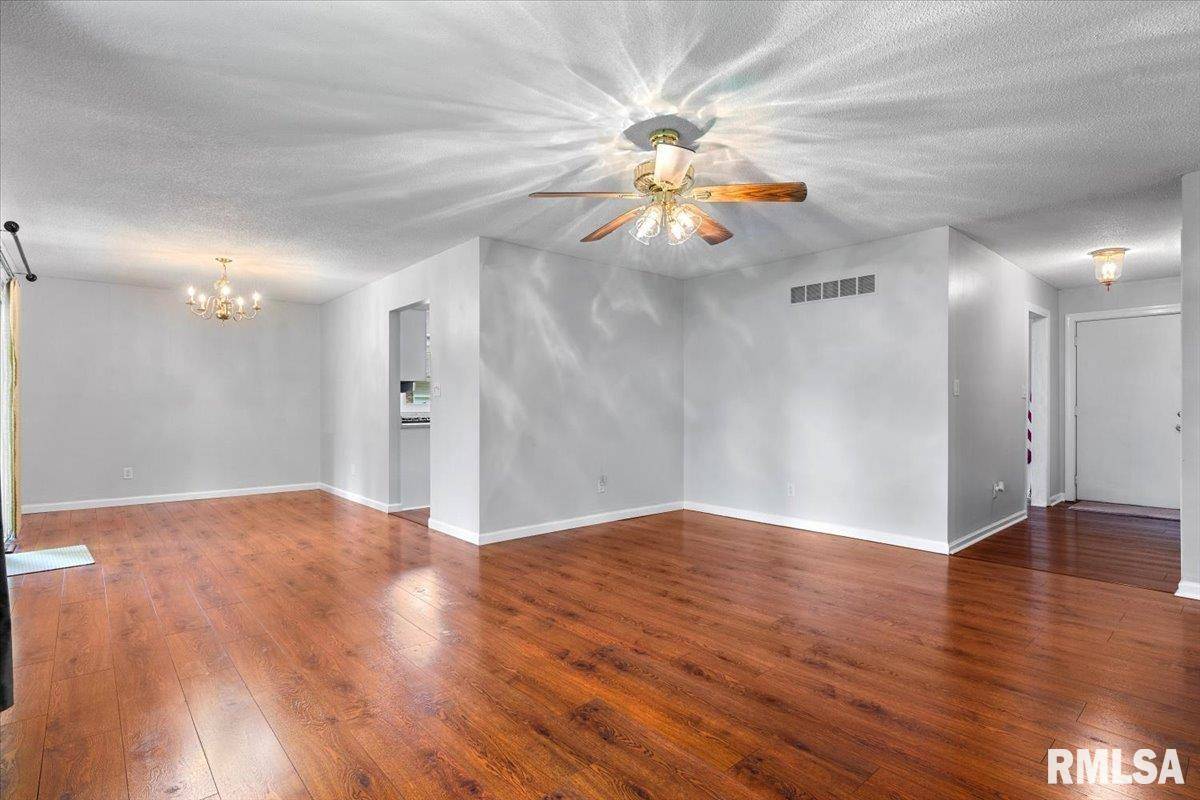 Springfield, IL 62703,2213 Croydon DR