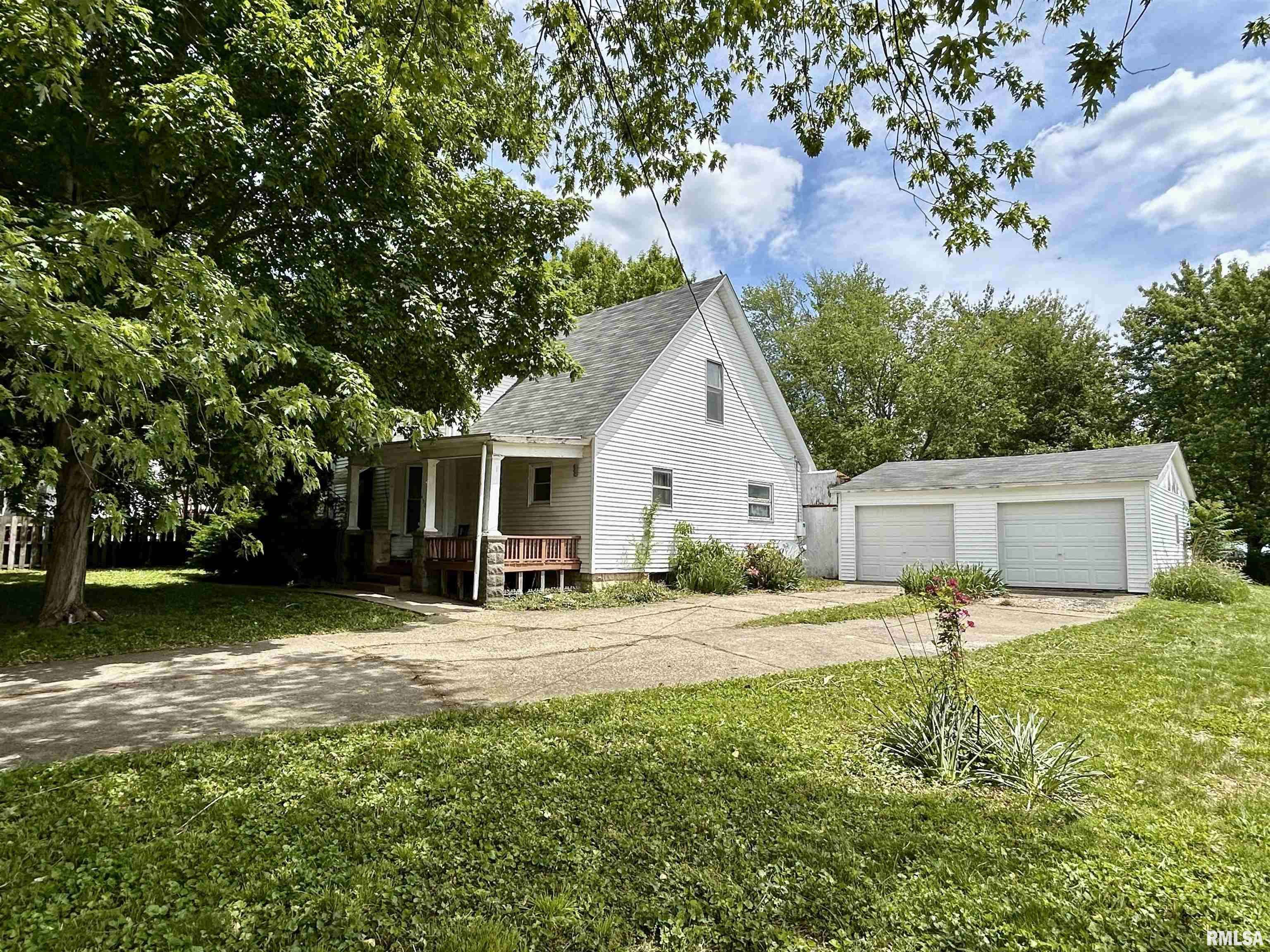 Waverly, IL 62692,450 S PEARL ST
