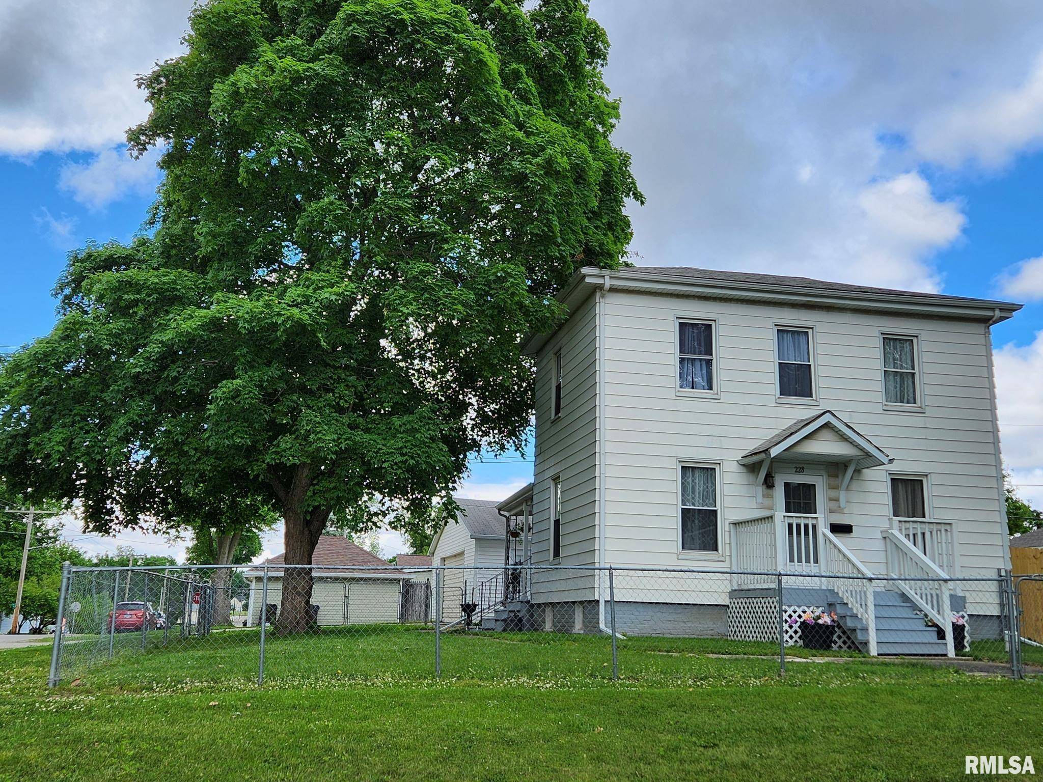 Lincoln, IL 62656,228 4TH ST