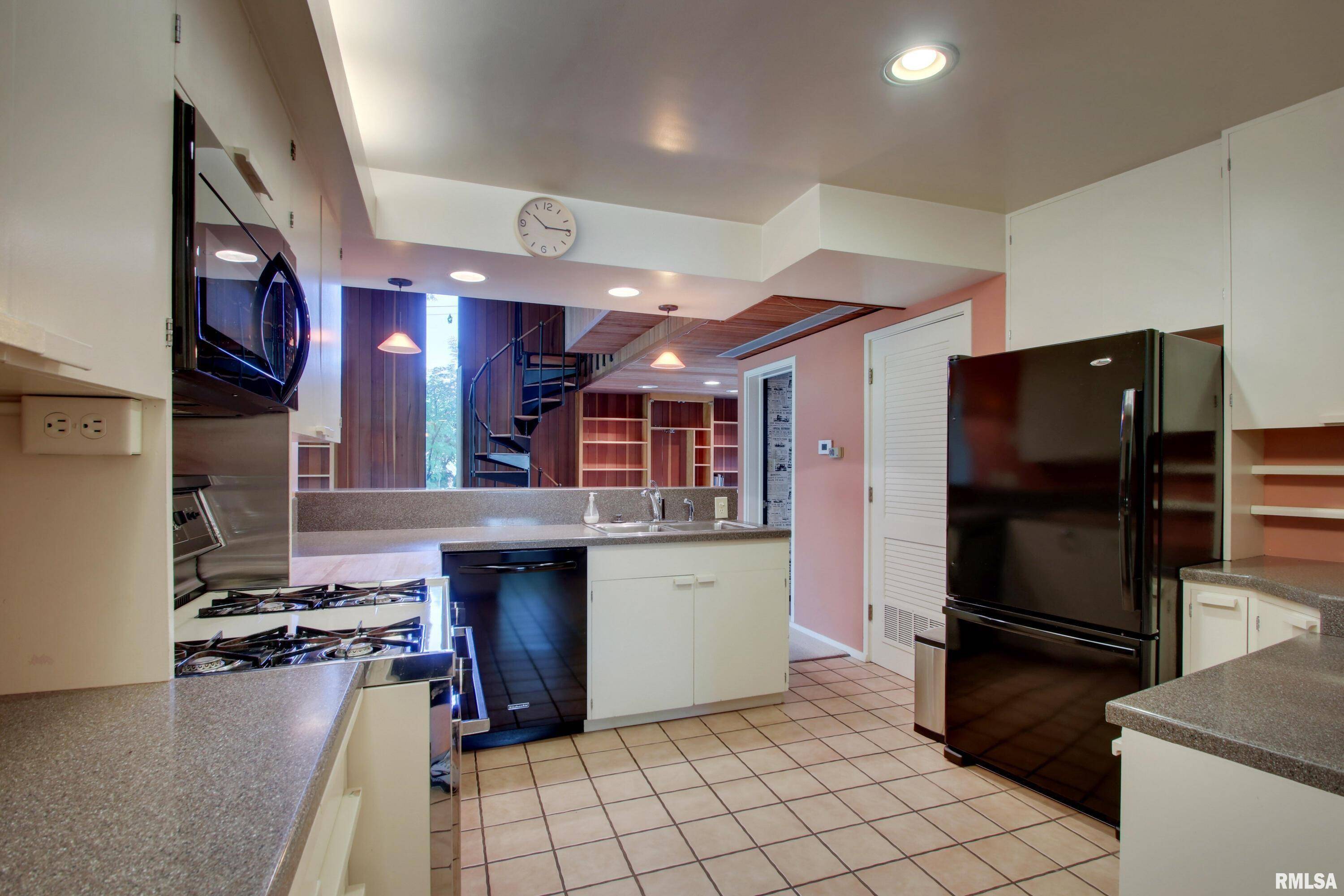 Quincy, IL 62301,265 WOODLAWN CT