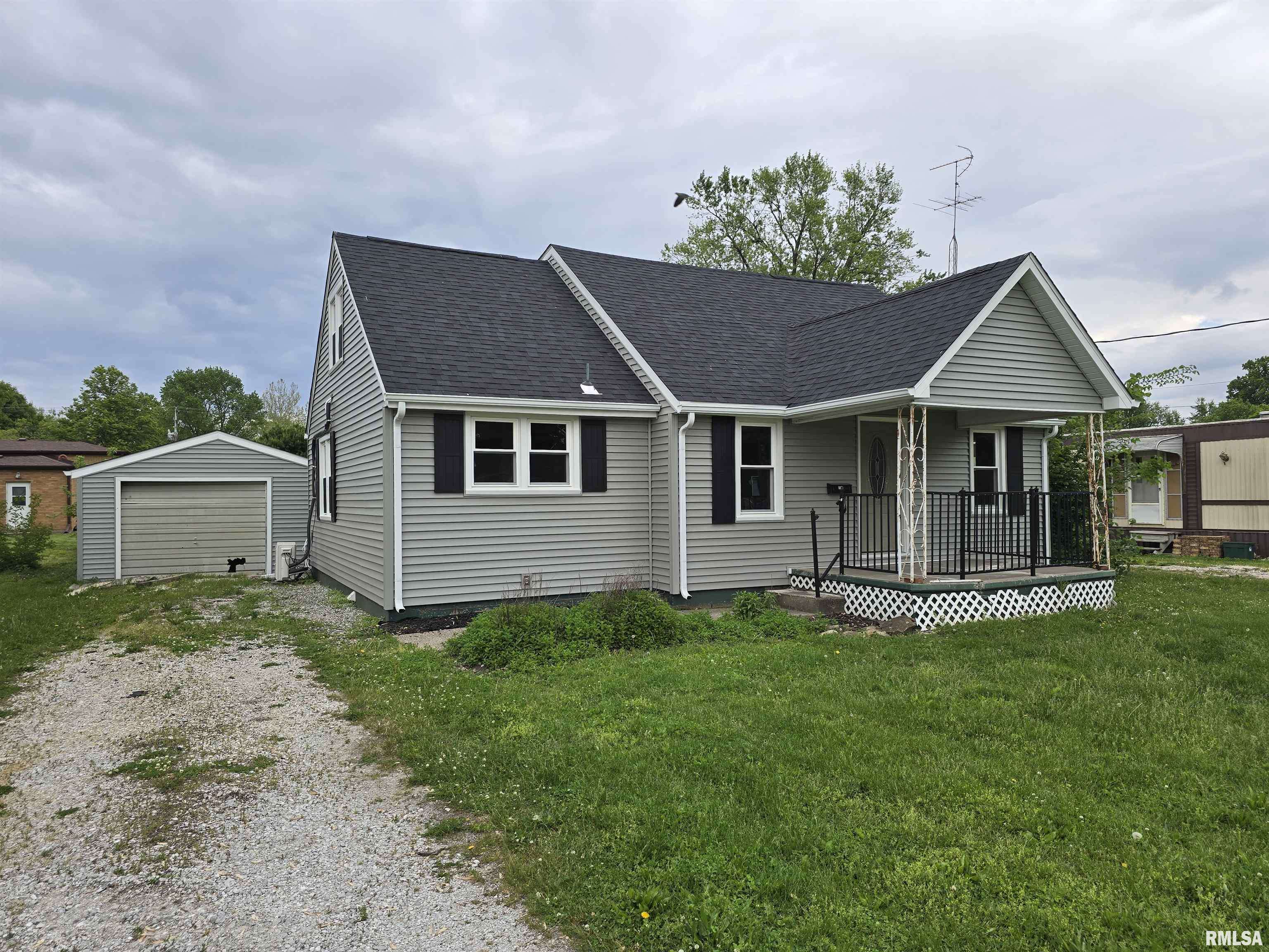 Rushville, IL 62681,709 N CONGRESS ST