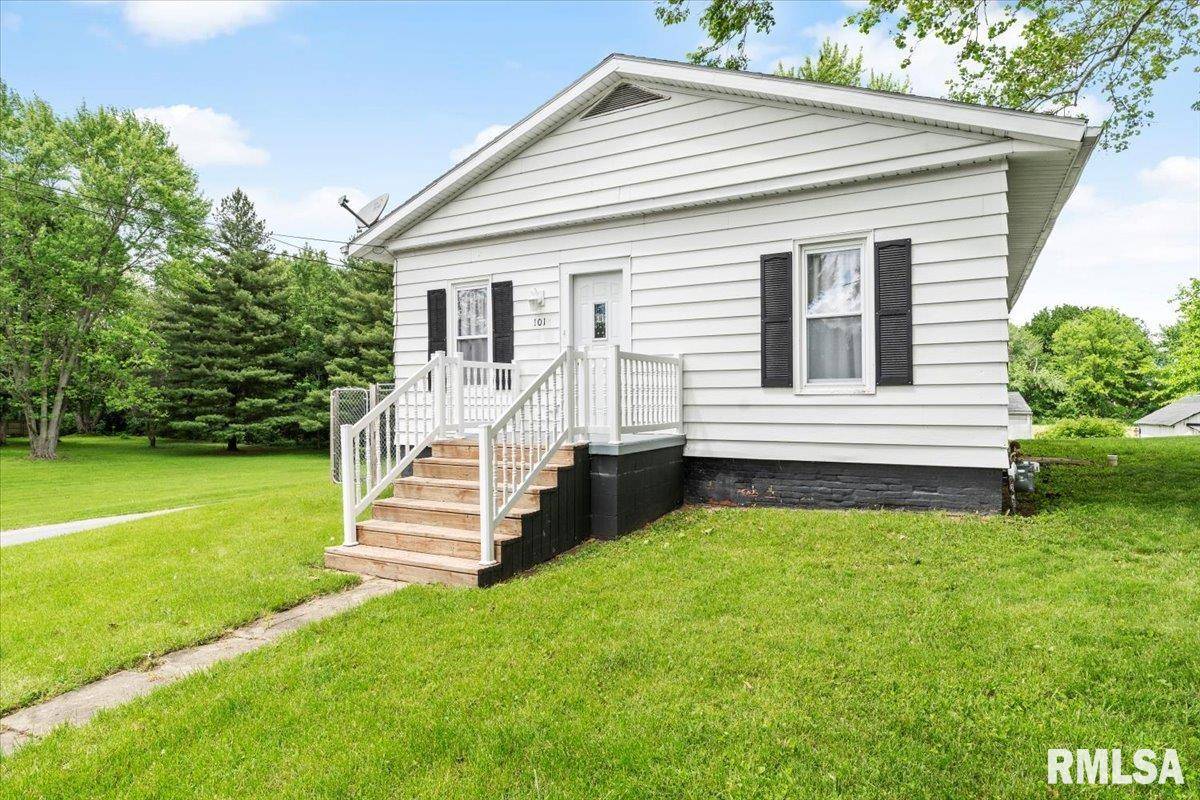 Thayer, IL 62689,101 E Teak ST