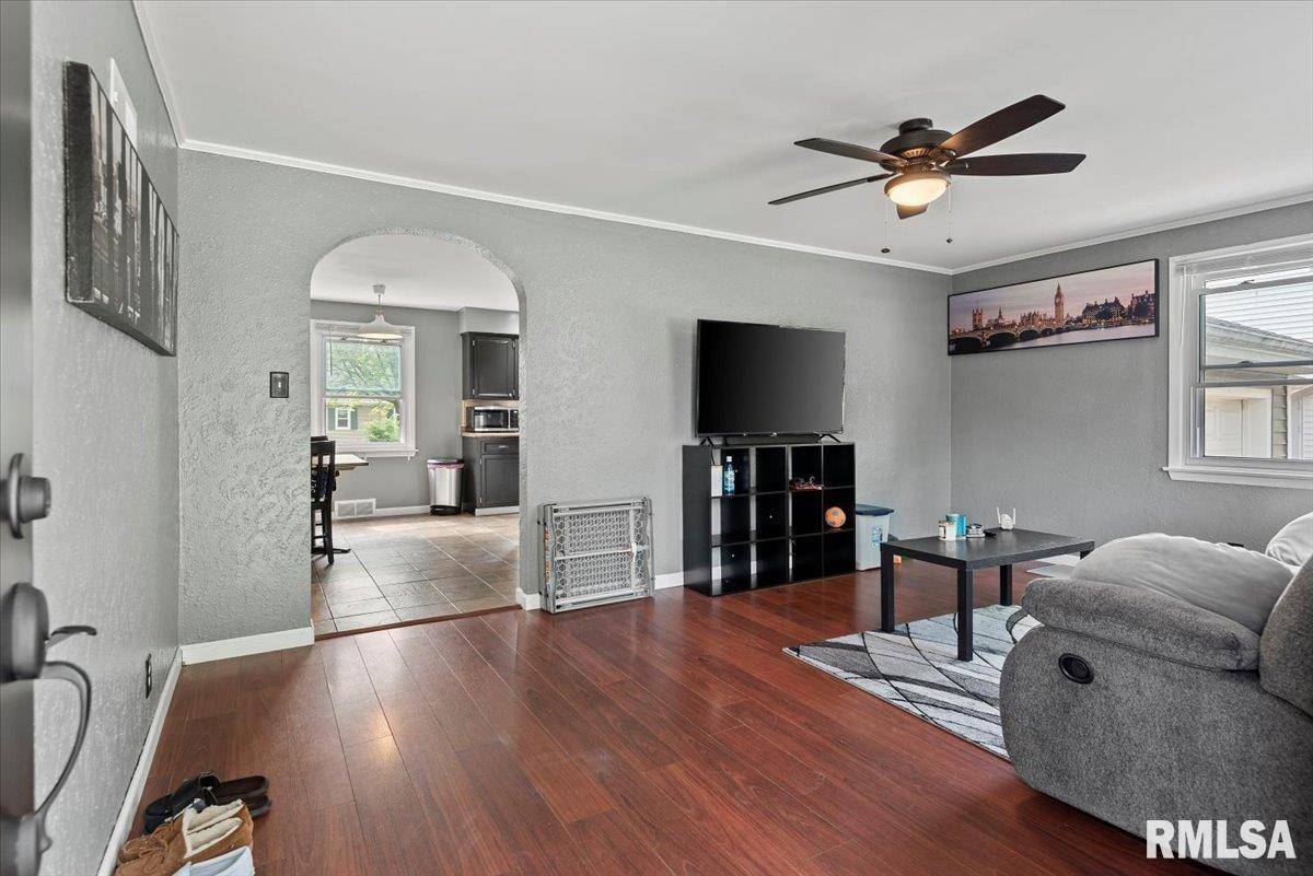 Morton, IL 61550,512 S CAROL AVE