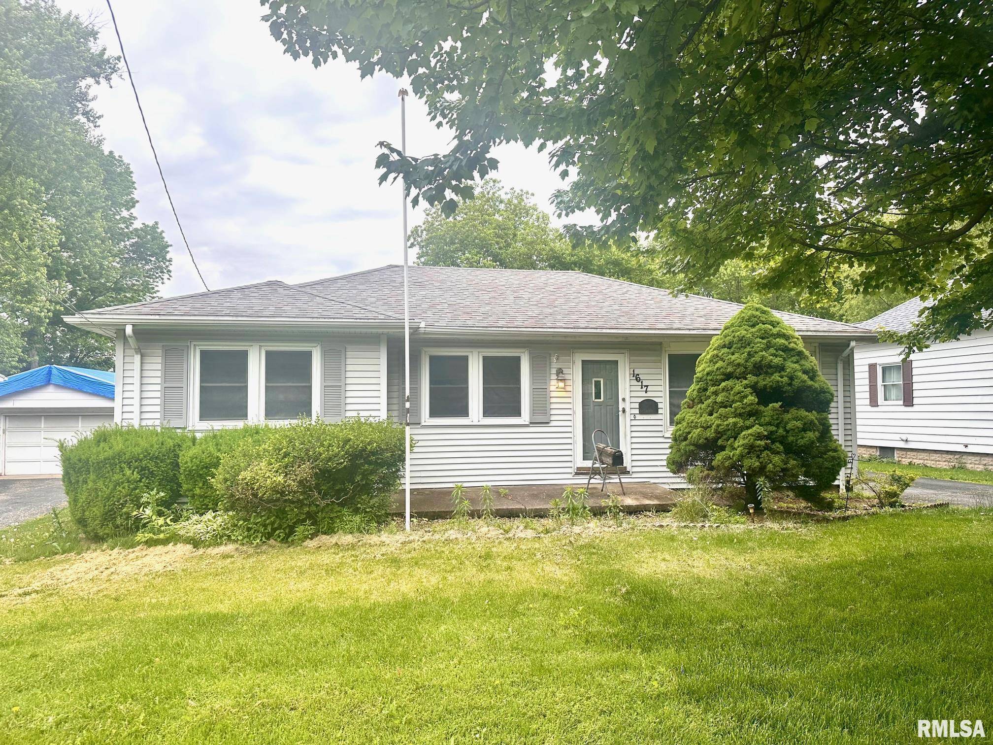 South Jacksonville, IL 62650,1617 S CLAY AVE