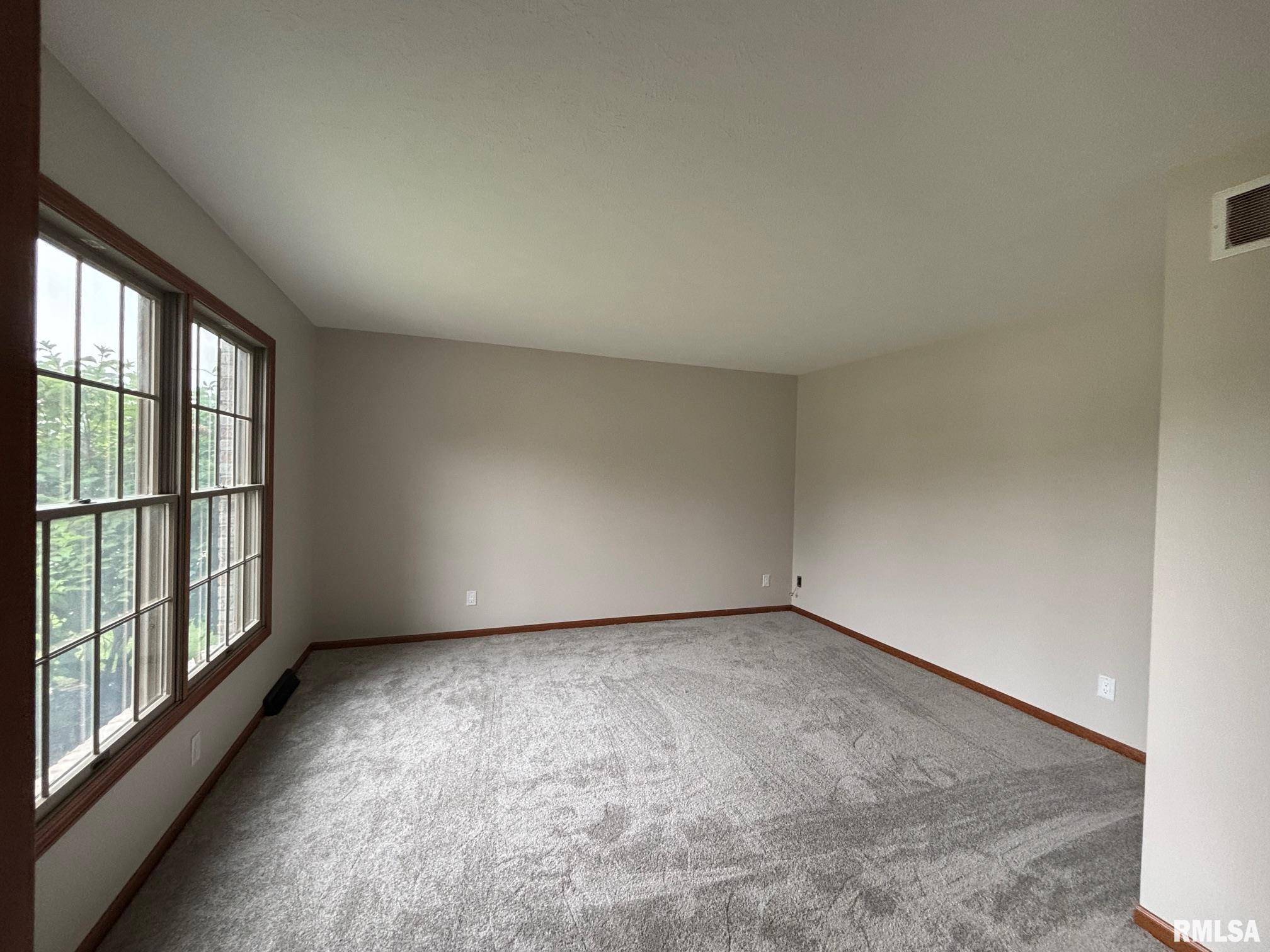 Springfield, IL 62704,2116 Renwick DR