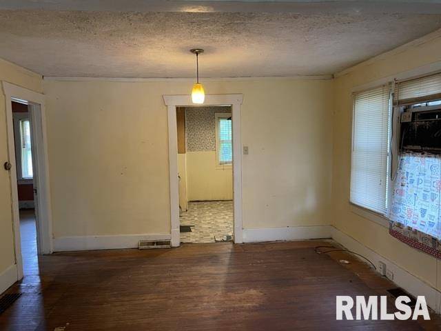 Decatur, IL 62526,1437 E DIVISION ST
