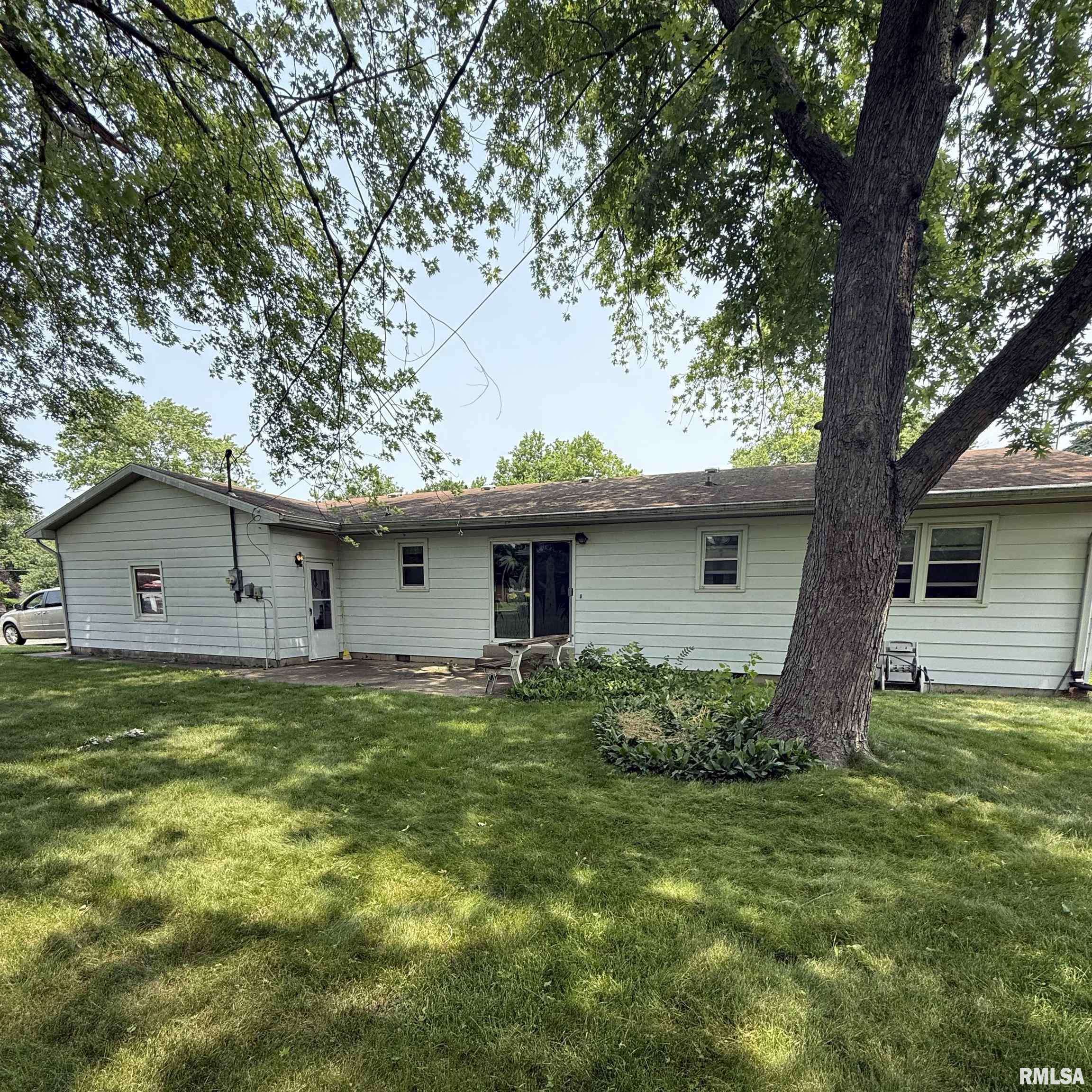Lincoln, IL 62656,135 Half Moon ST