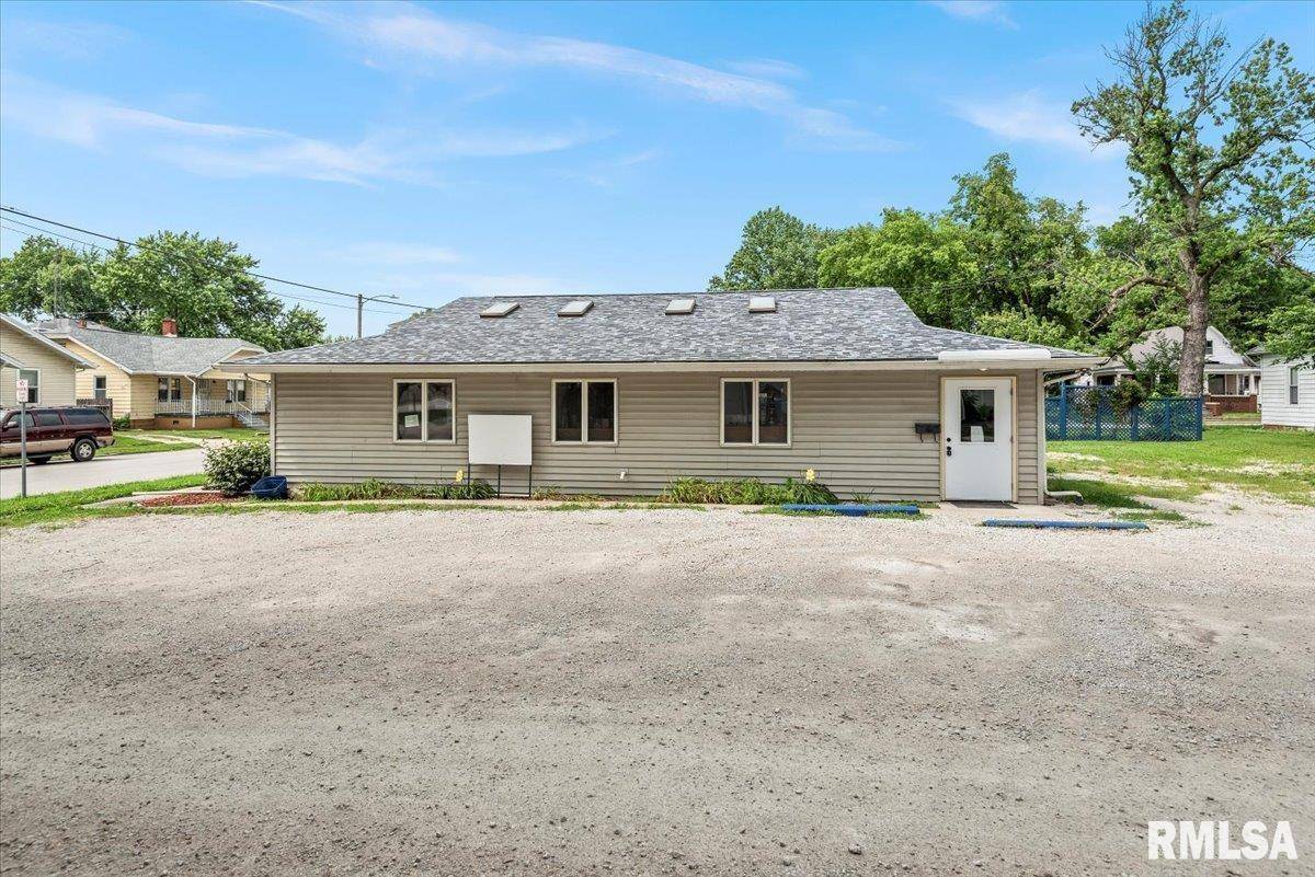 Taylorville, IL 62568,320 N WALNUT ST