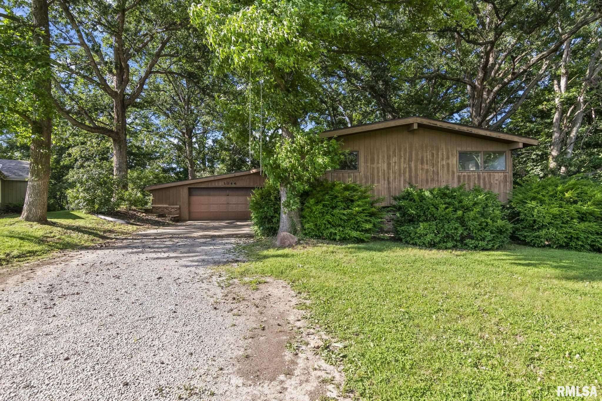 Decatur, IL 62521,3044 Green Lake DR