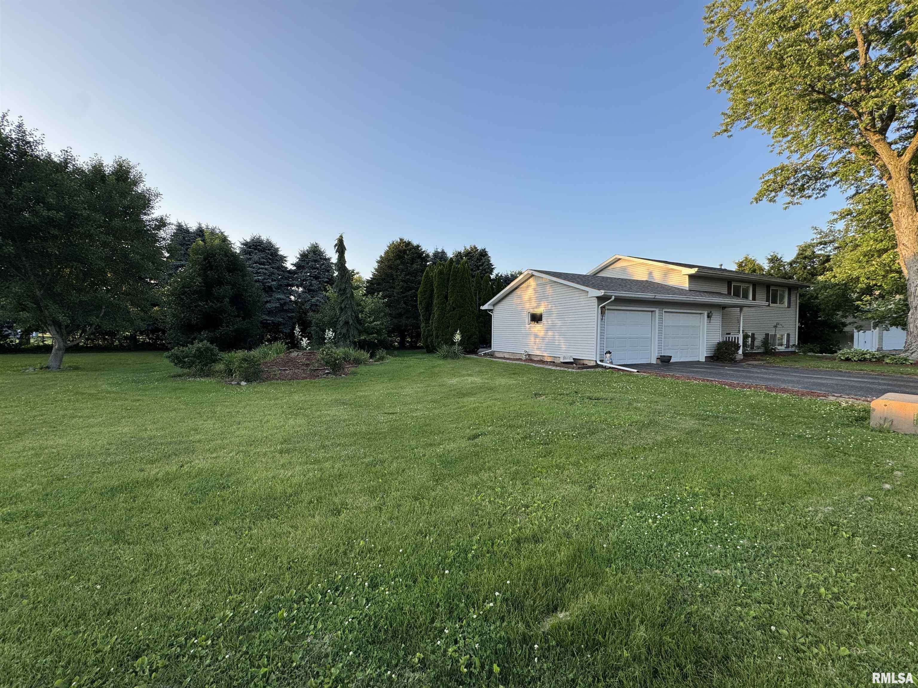 Avon, IL 61415,107 TROJAN AVE