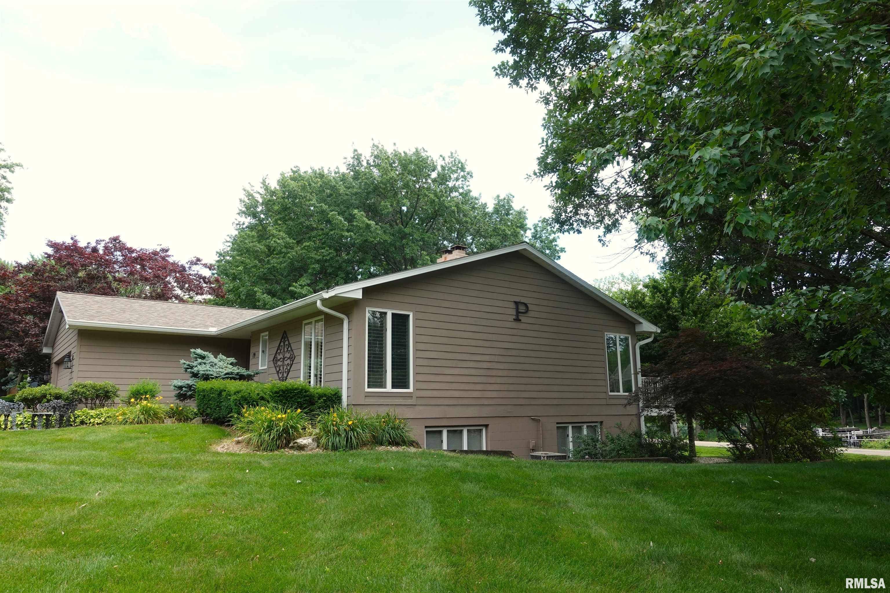Galesburg, IL 61401,19 HIAWATHA LN