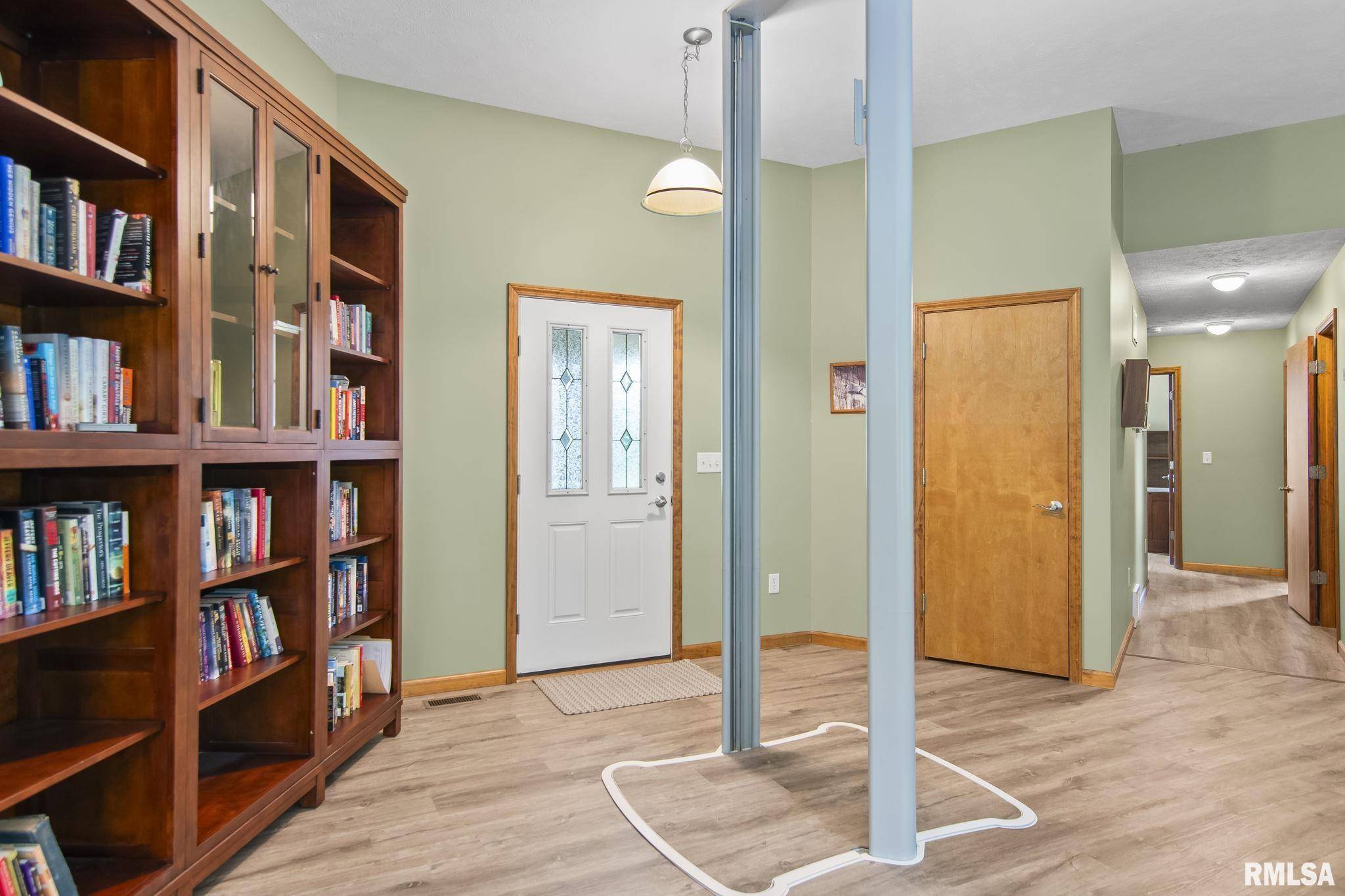 Thayer, IL 62615,510 W ELM ST