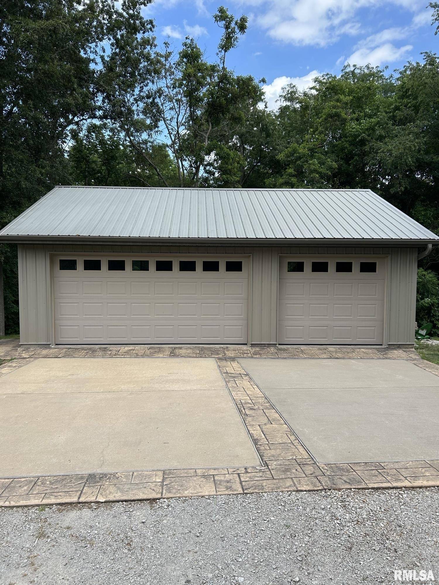 Pleasant Plains, IL 62677,7298 DEER RUN RD