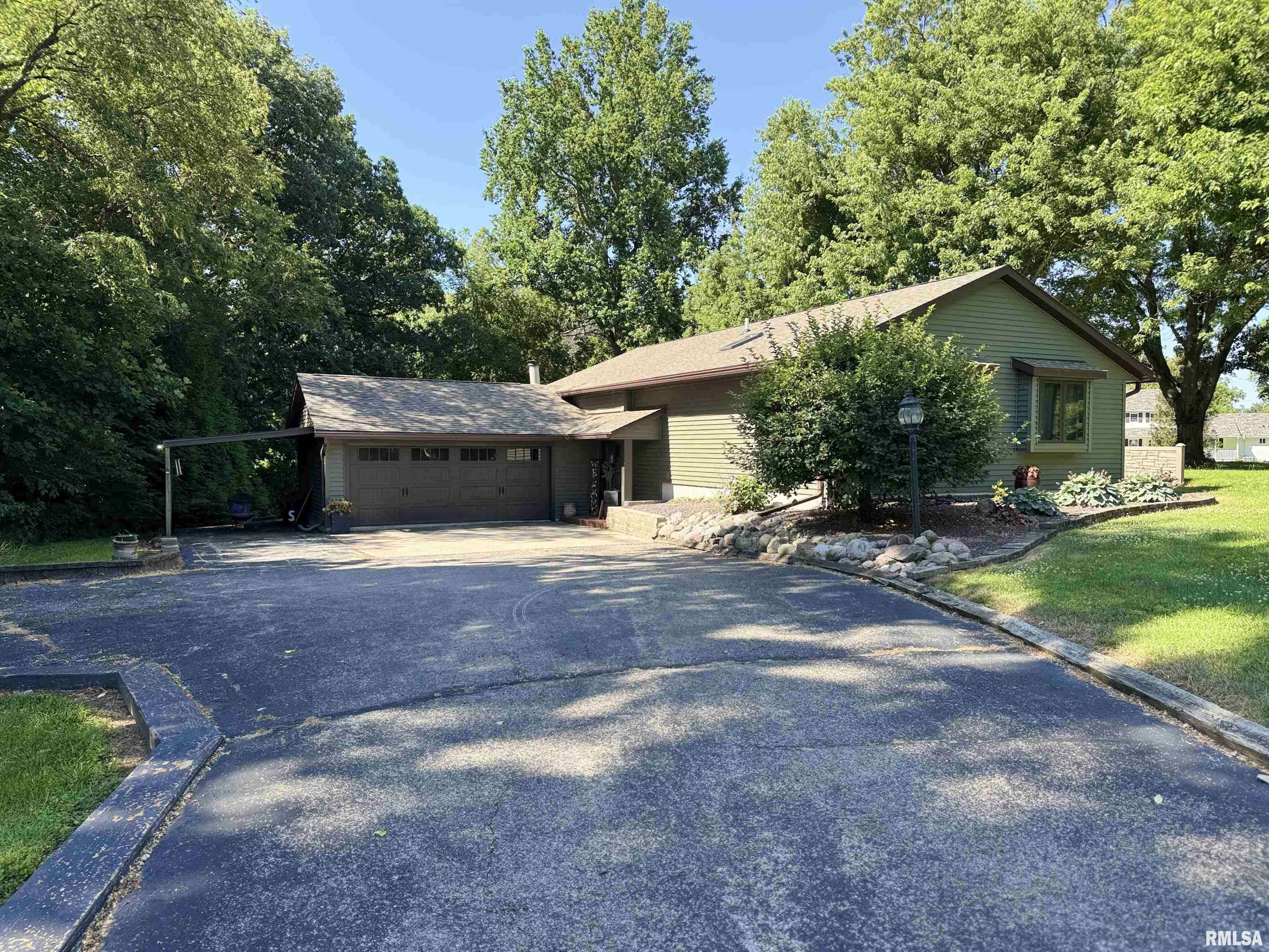 East Galesburg, IL 61430,120 LAKEVIEW DR