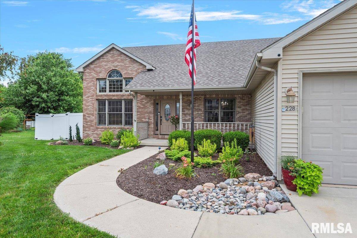 Chatham, IL 62629,228 Manor Hill DR