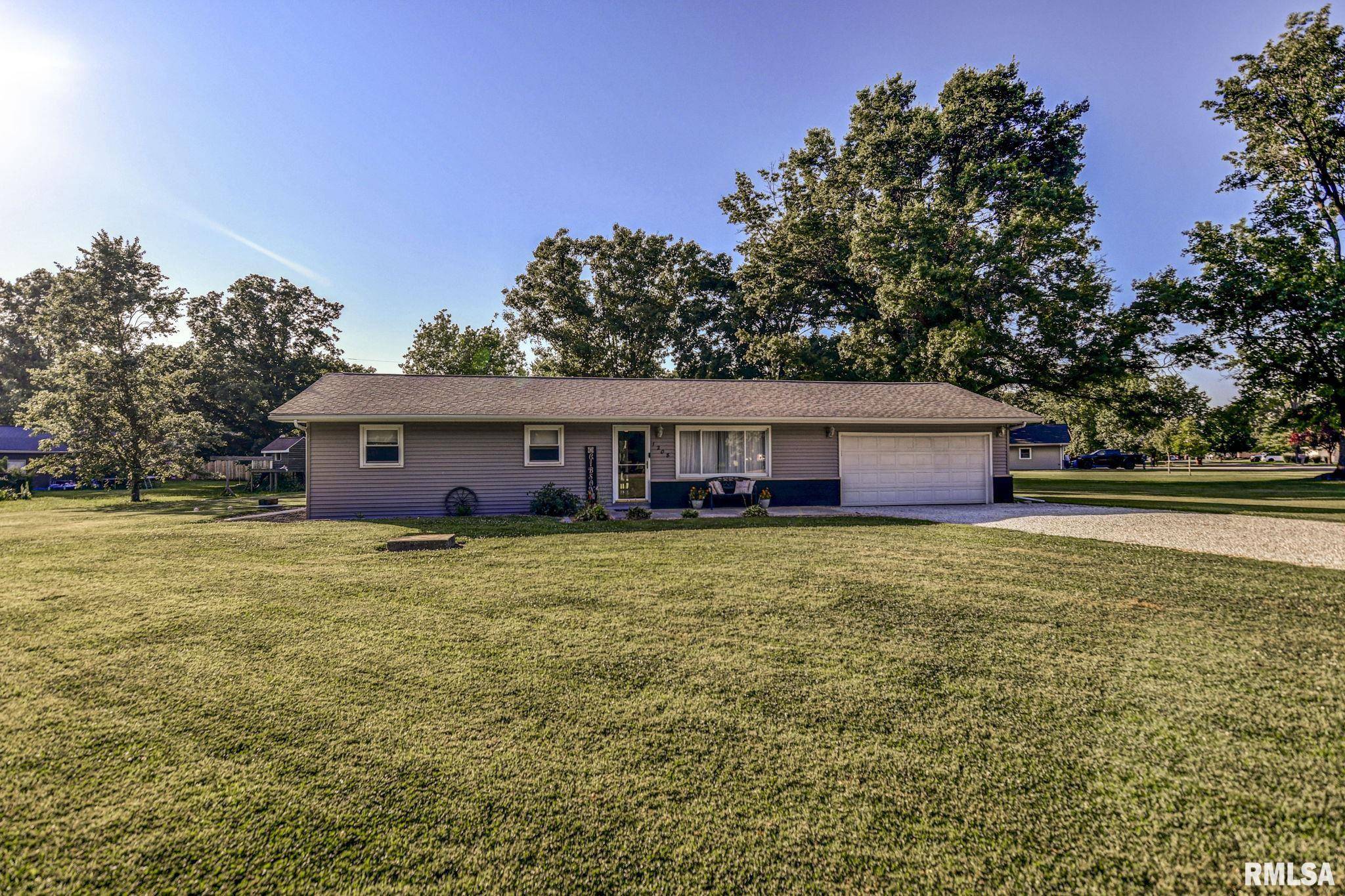 Taylorville, IL 62568,1208 Brantley RD