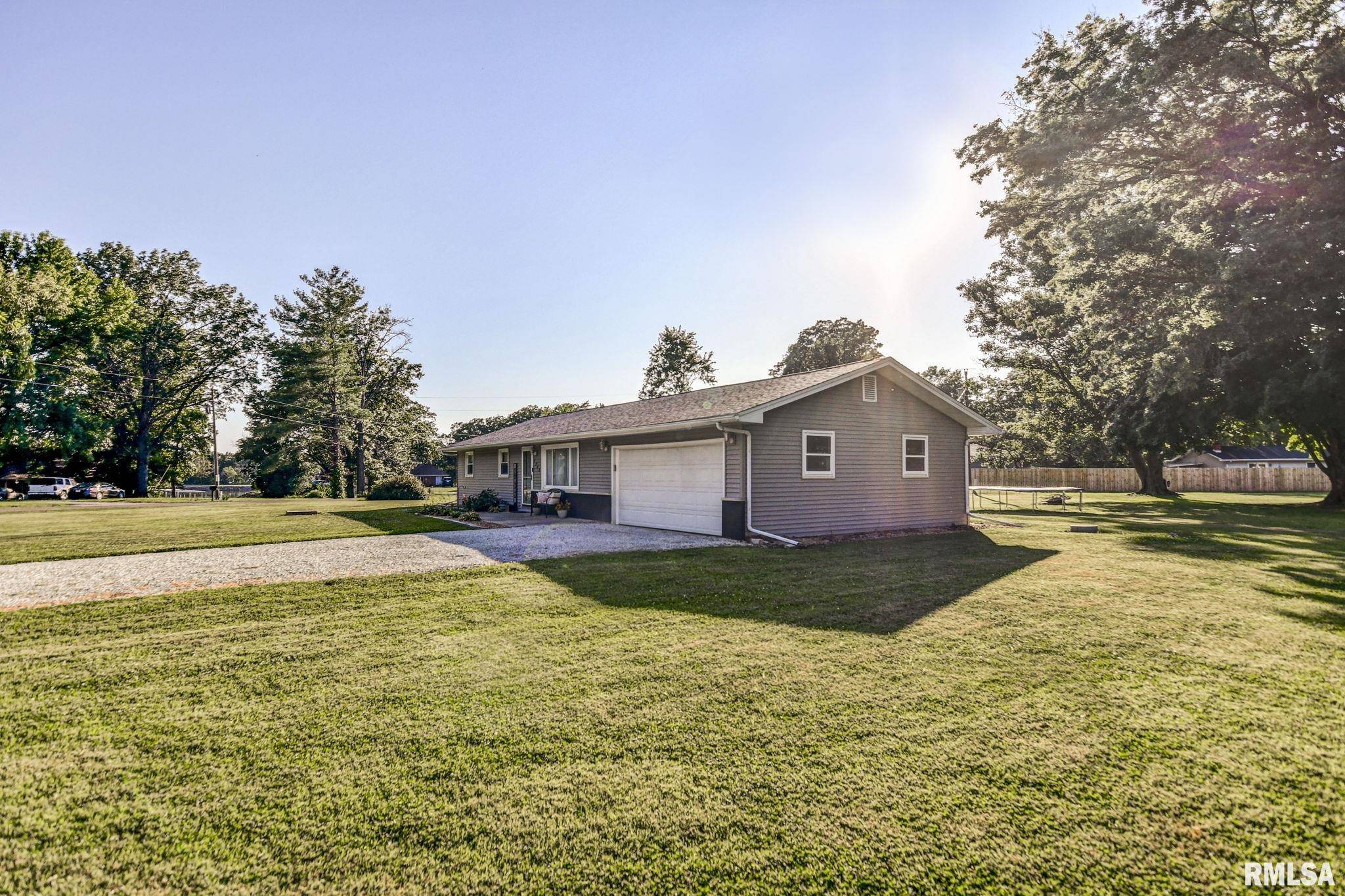 Taylorville, IL 62568,1208 Brantley RD
