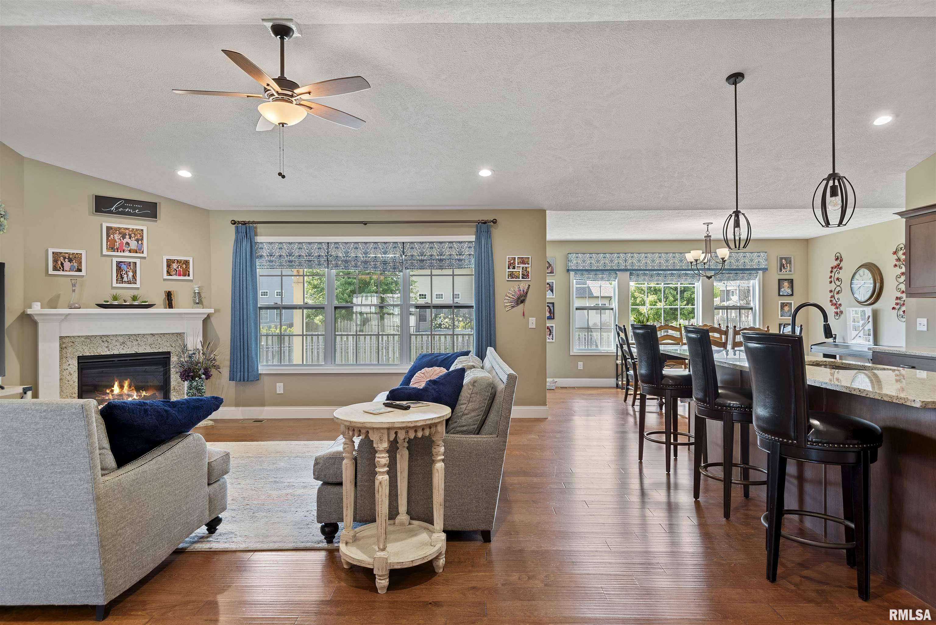 Chatham, IL 62629,900 MAGNOLIA DR