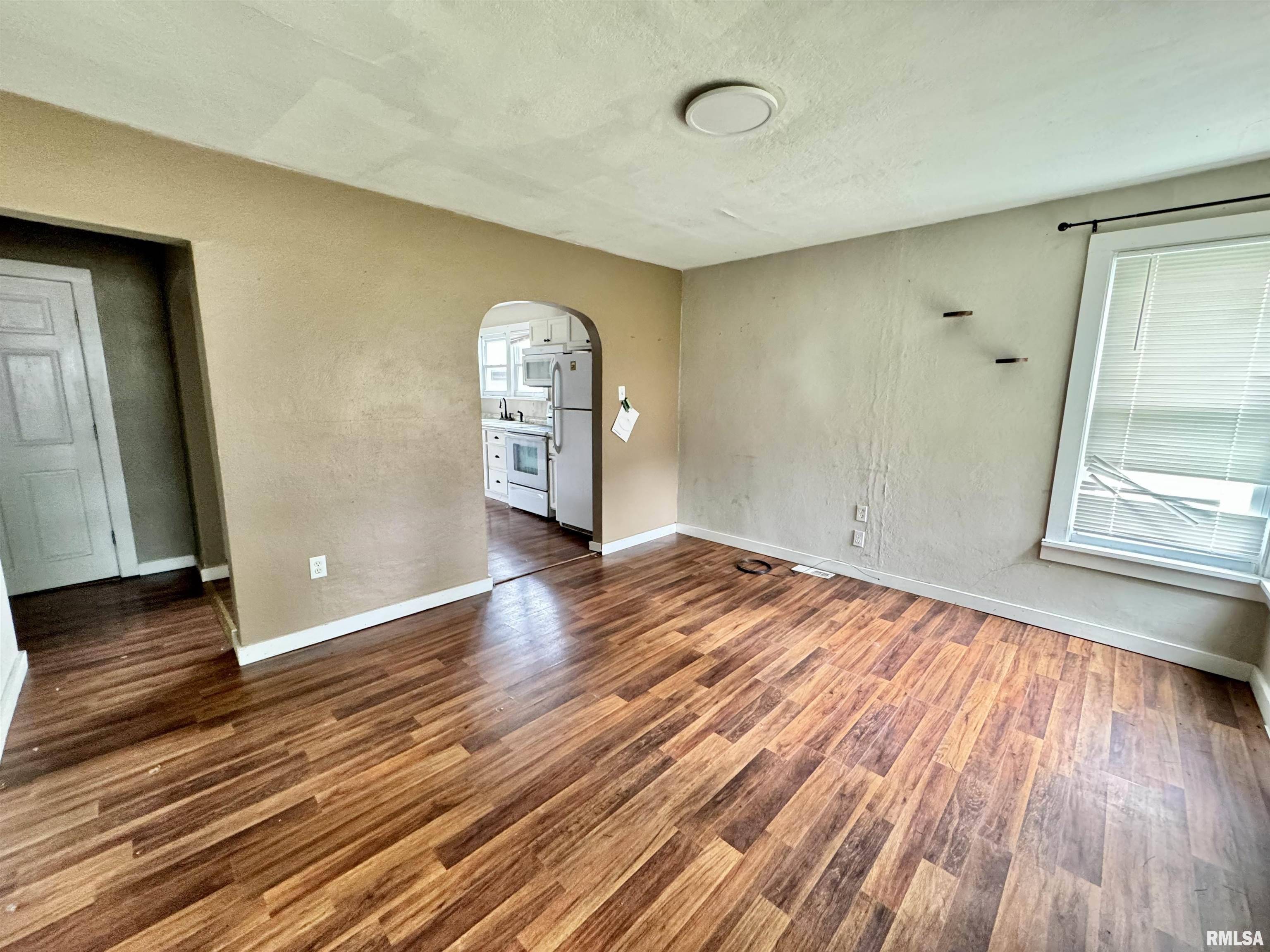 Mt Sterling, IL 62353,220 E WASHINGTON ST