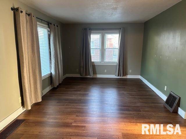 Taylorville, IL 62568,704 HAWLEY AVE