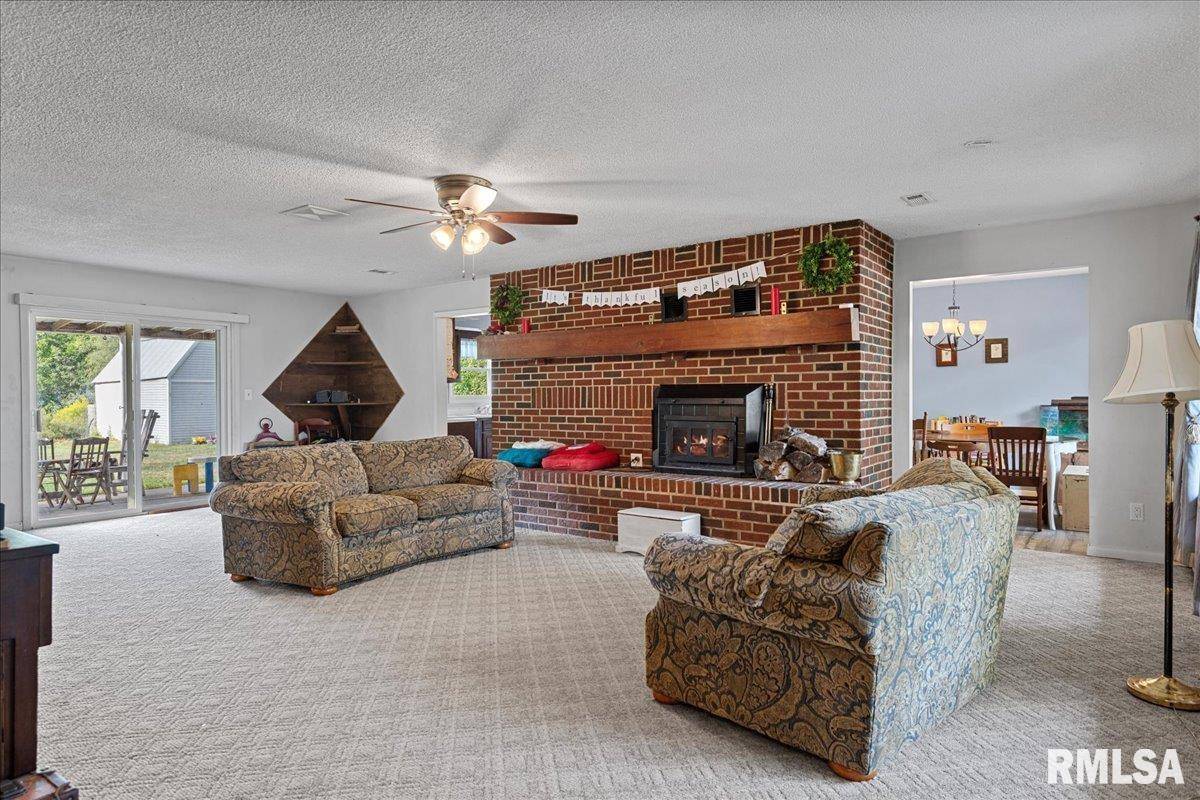 Pleasant Plains, IL 62677,5008 ROCK RD