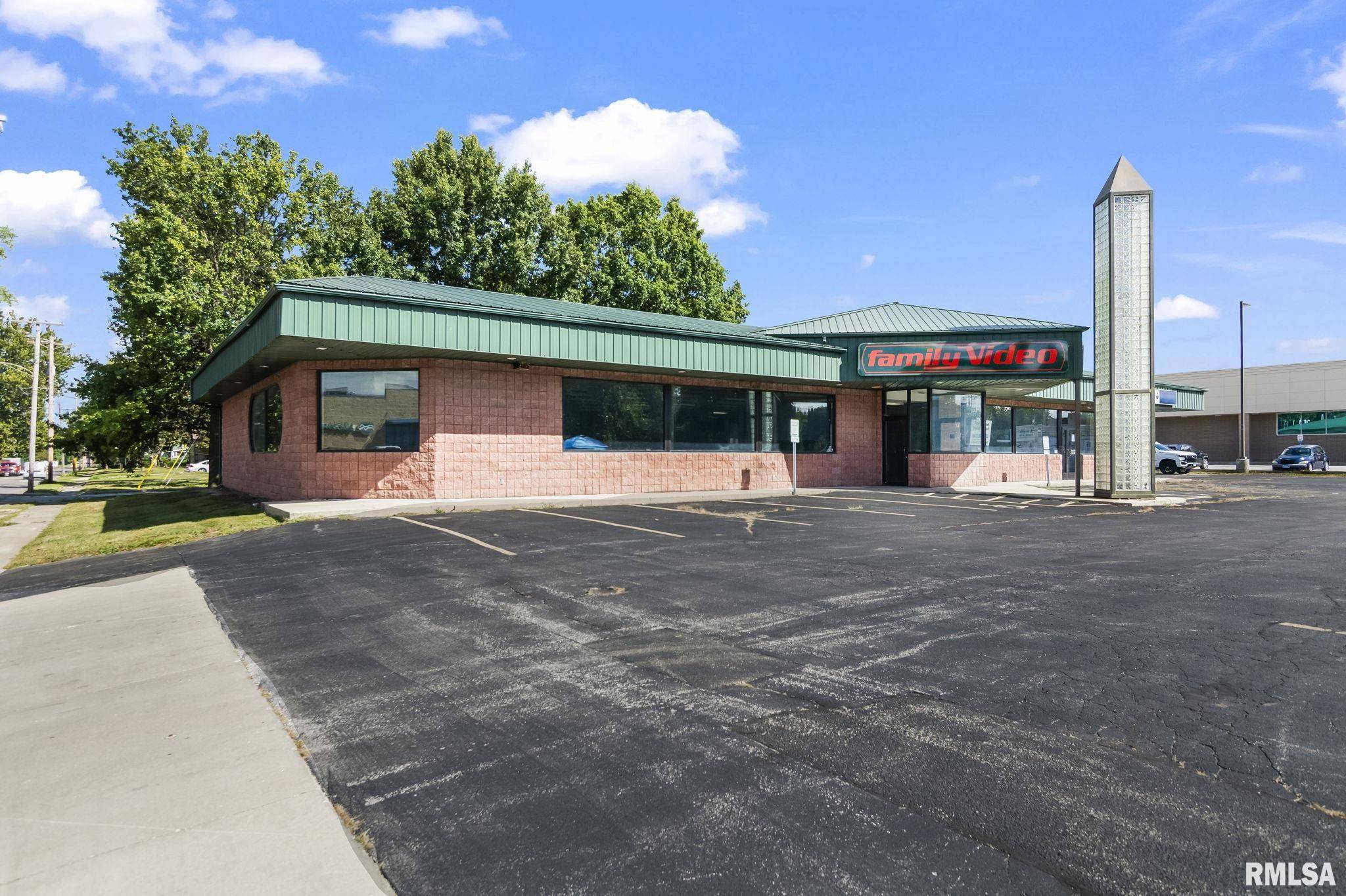 Jacksonville, IL 62650,156 W MORTON AVE